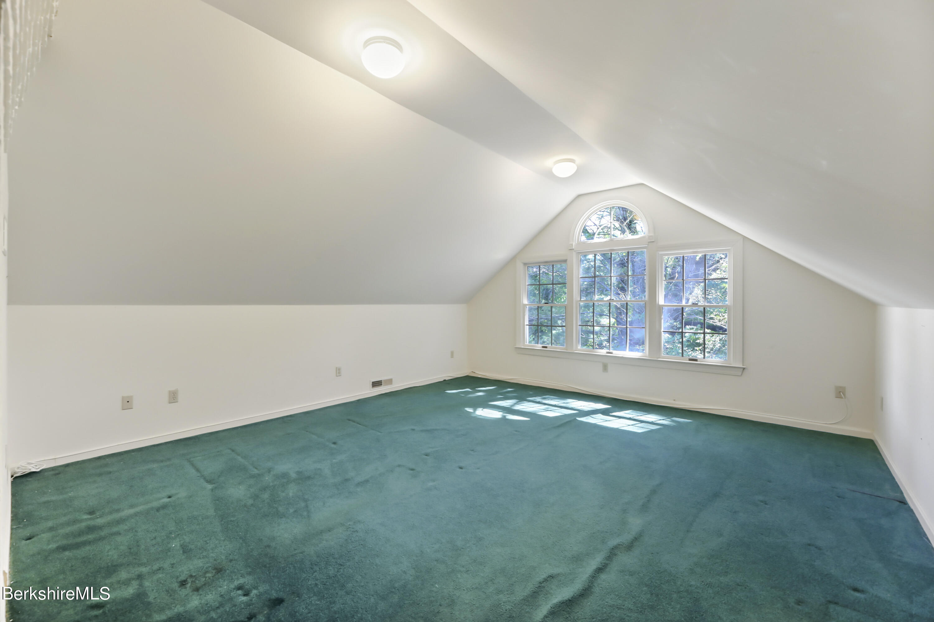 295 Holmes Rd