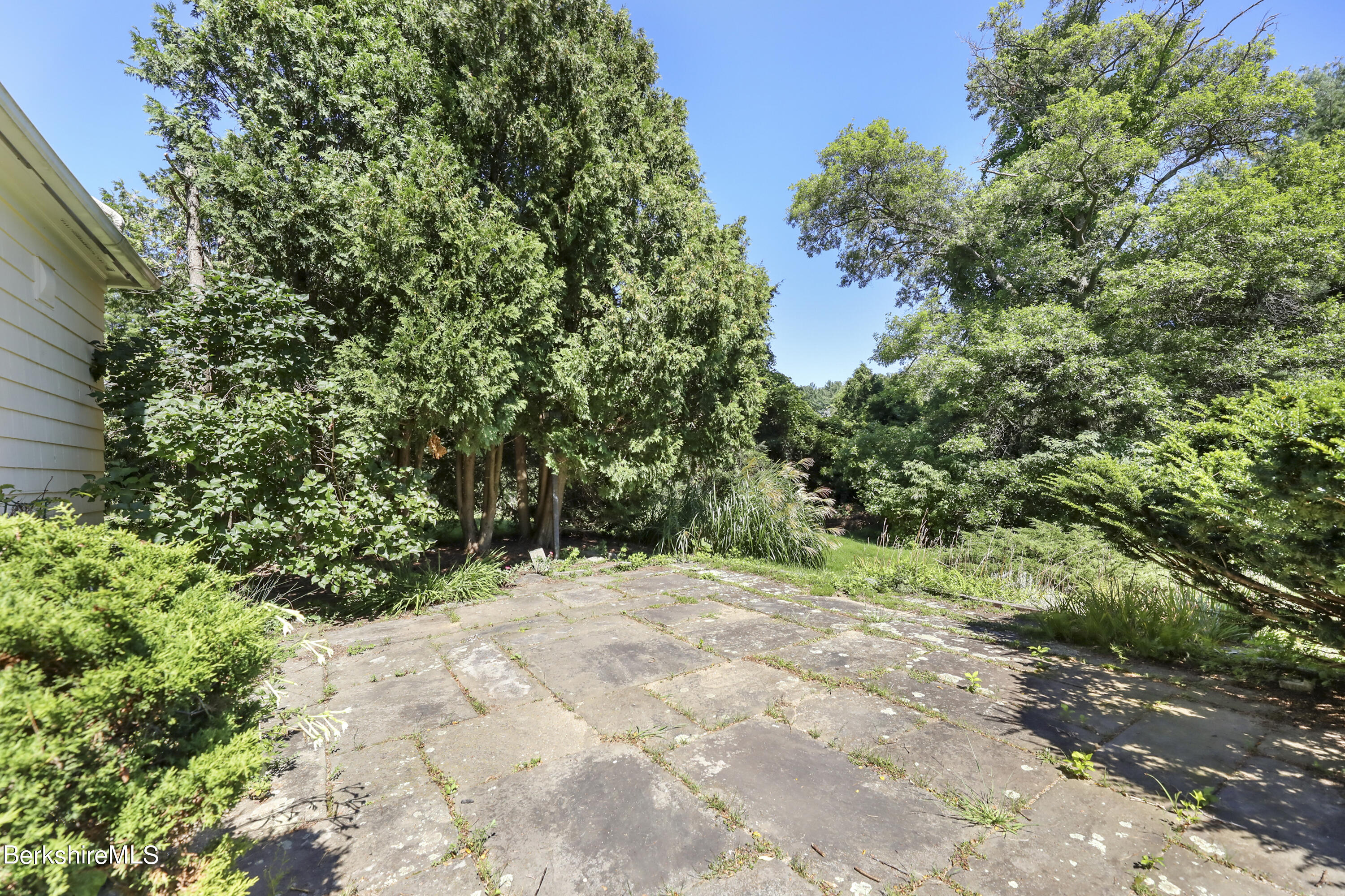 295 Holmes Rd