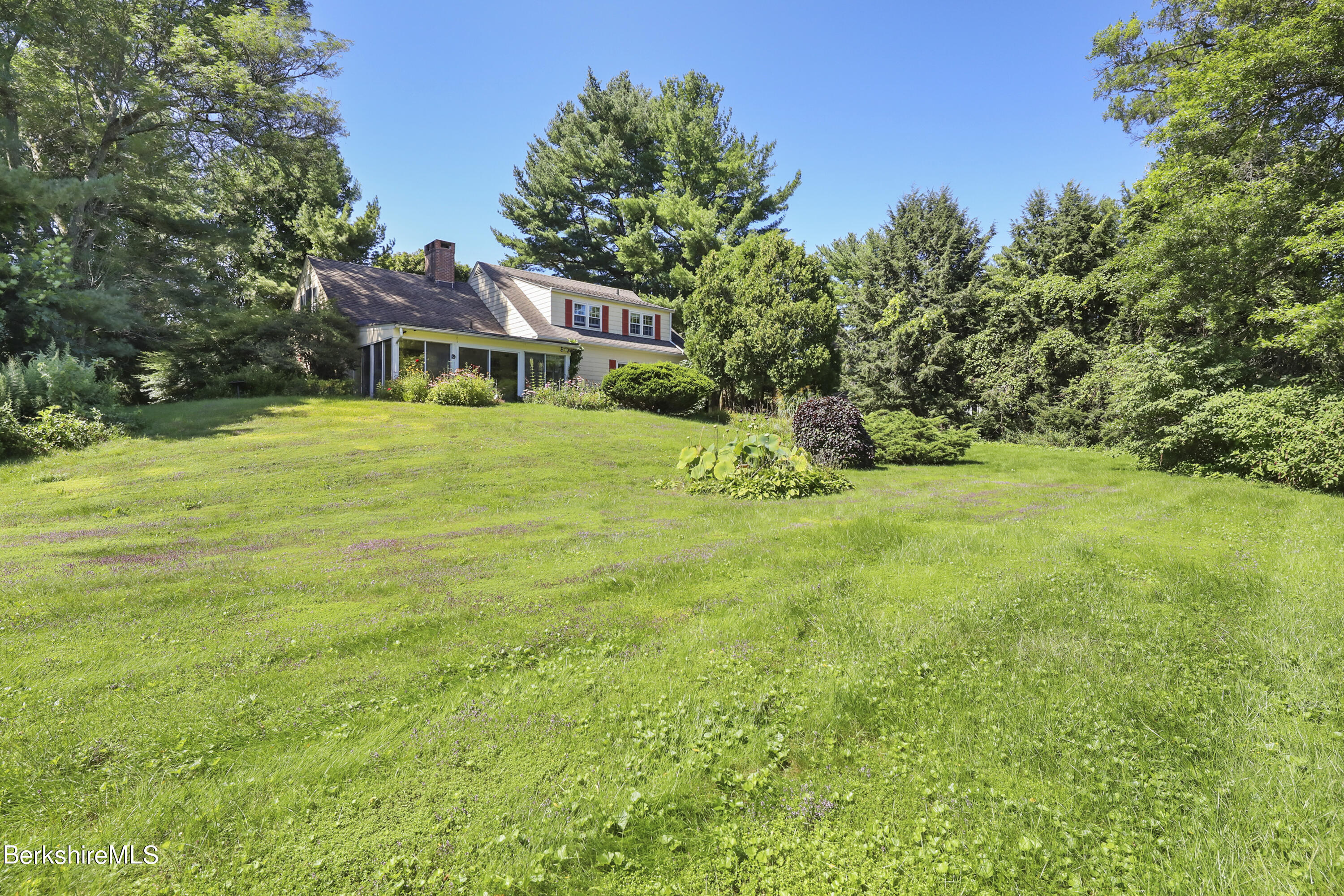 295 Holmes Rd