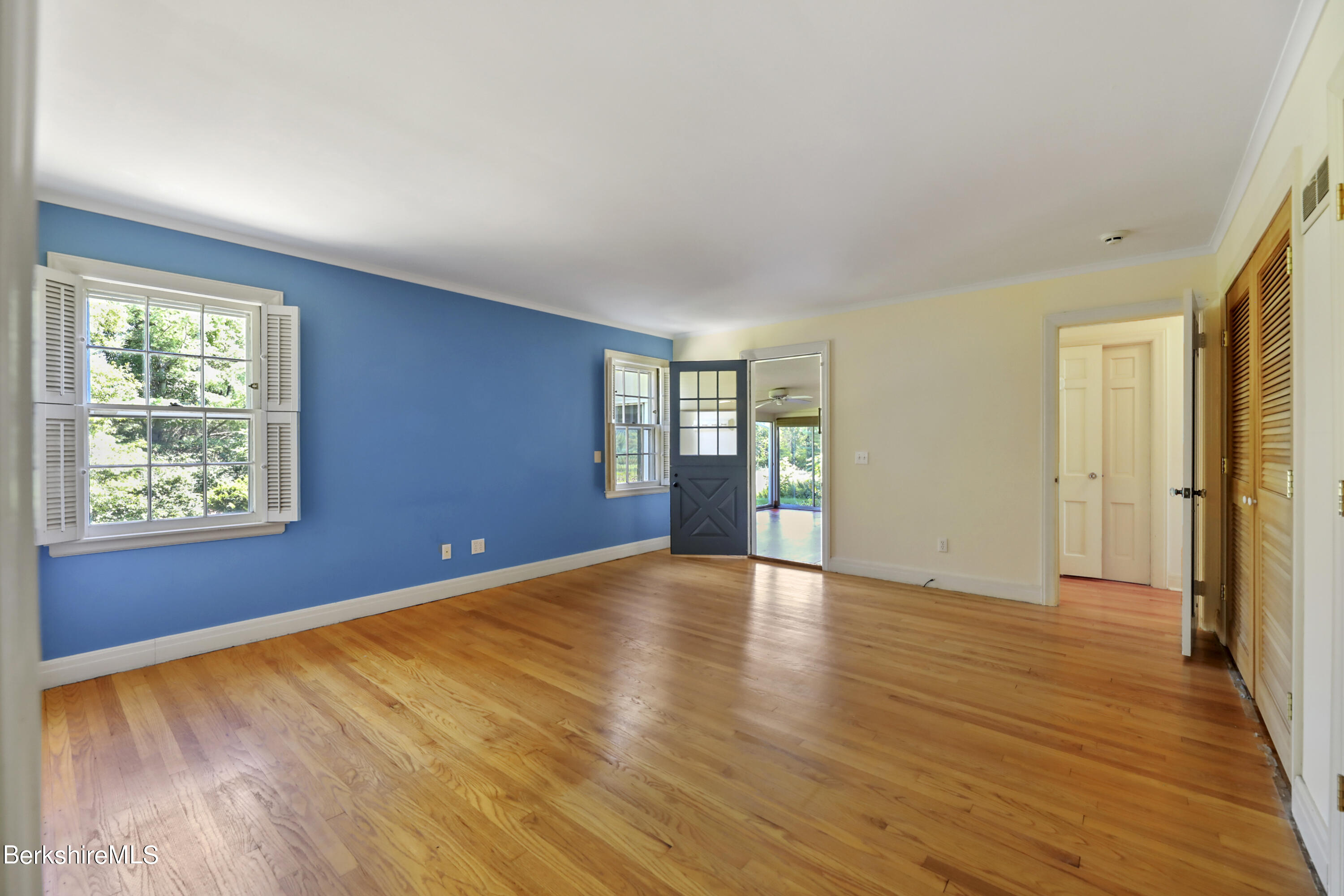 295 Holmes Rd