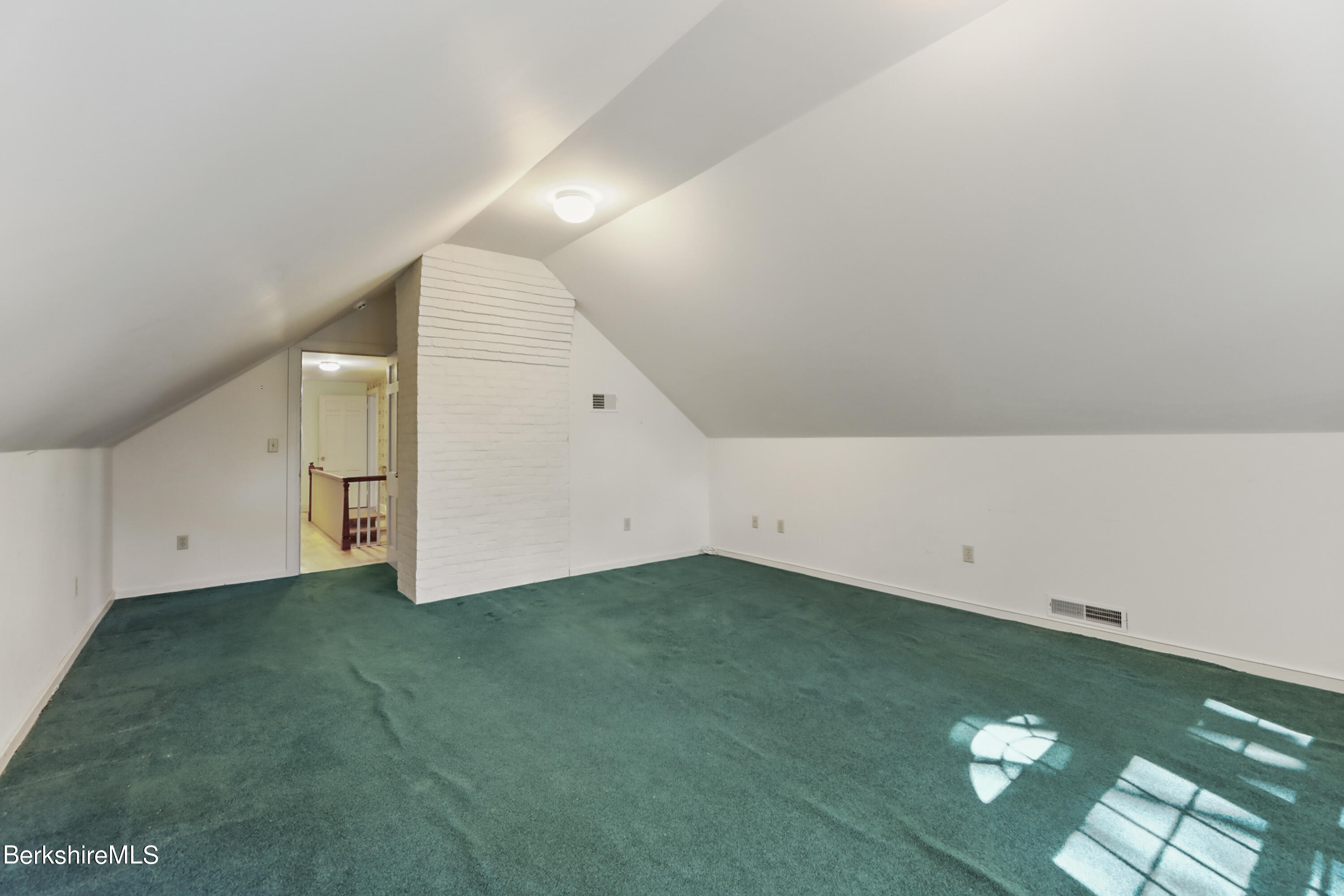 295 Holmes Rd
