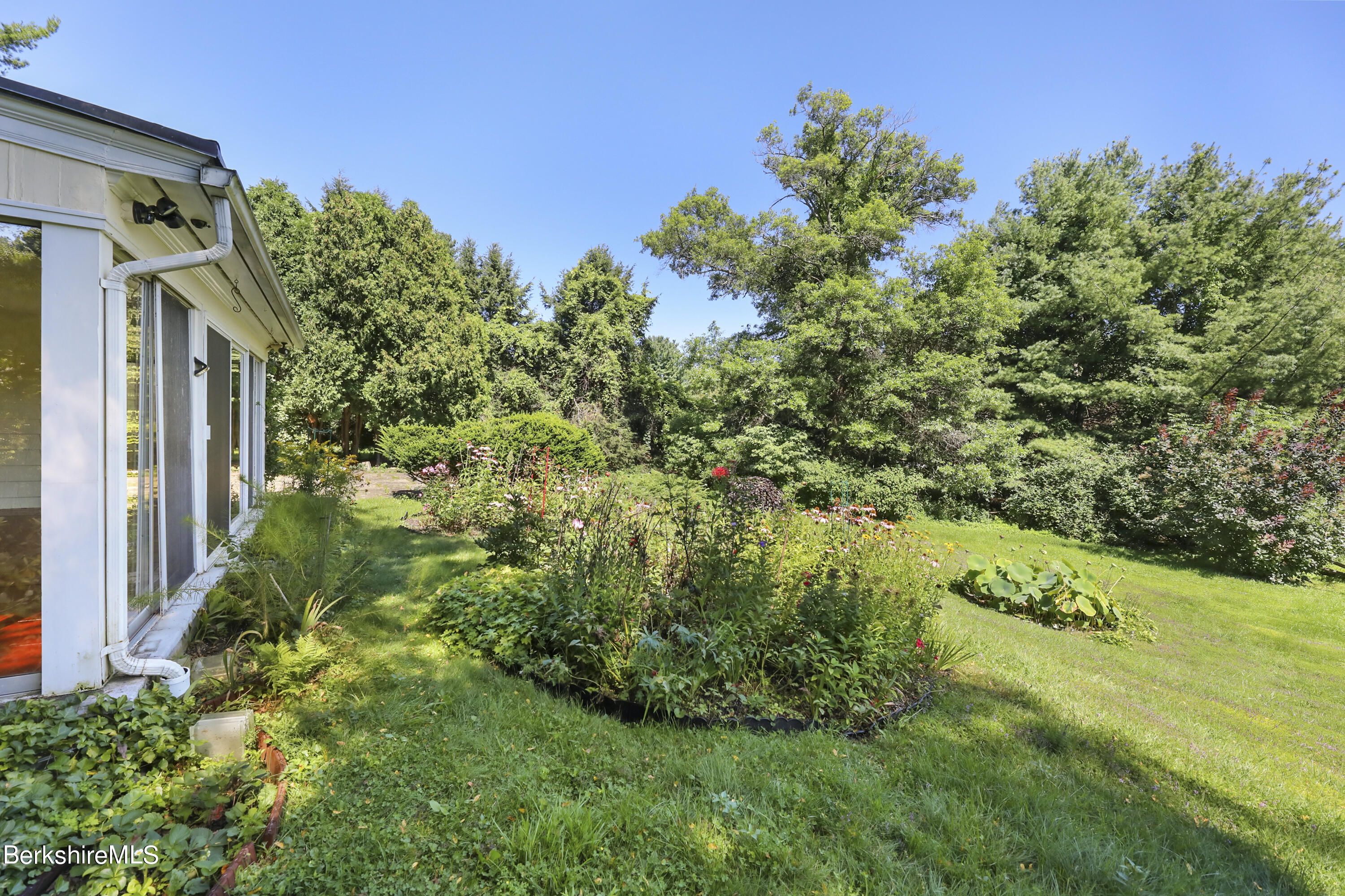 295 Holmes Rd