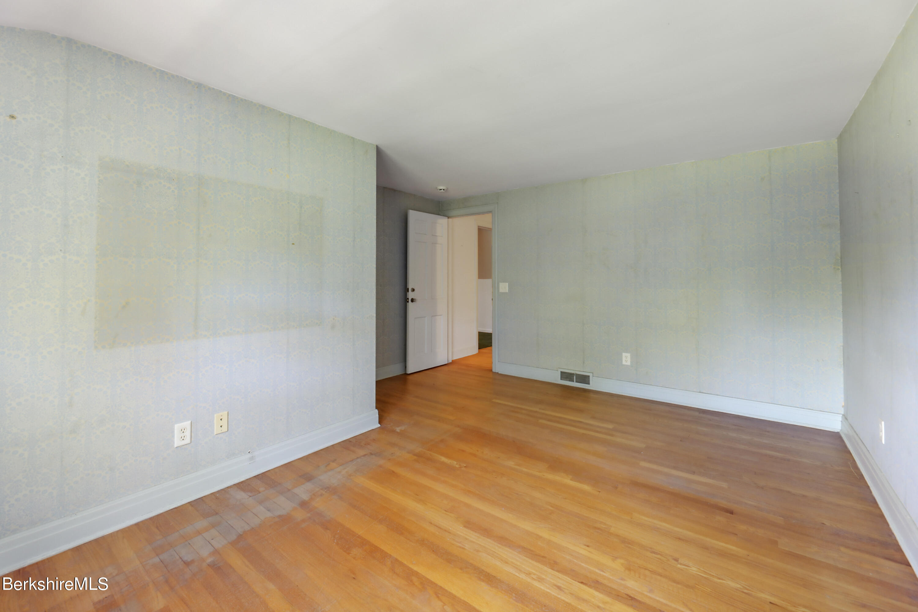295 Holmes Rd