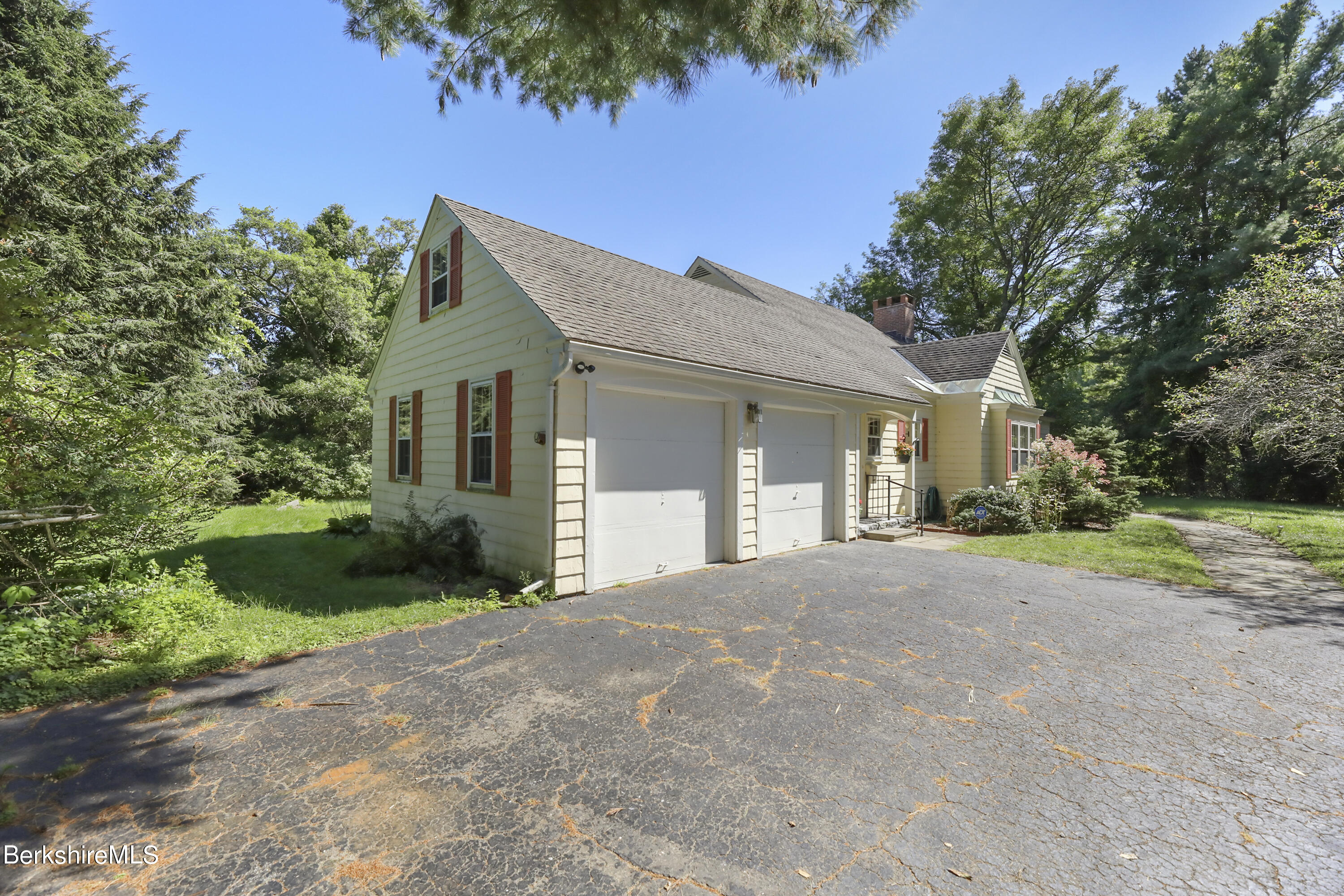 295 Holmes Rd