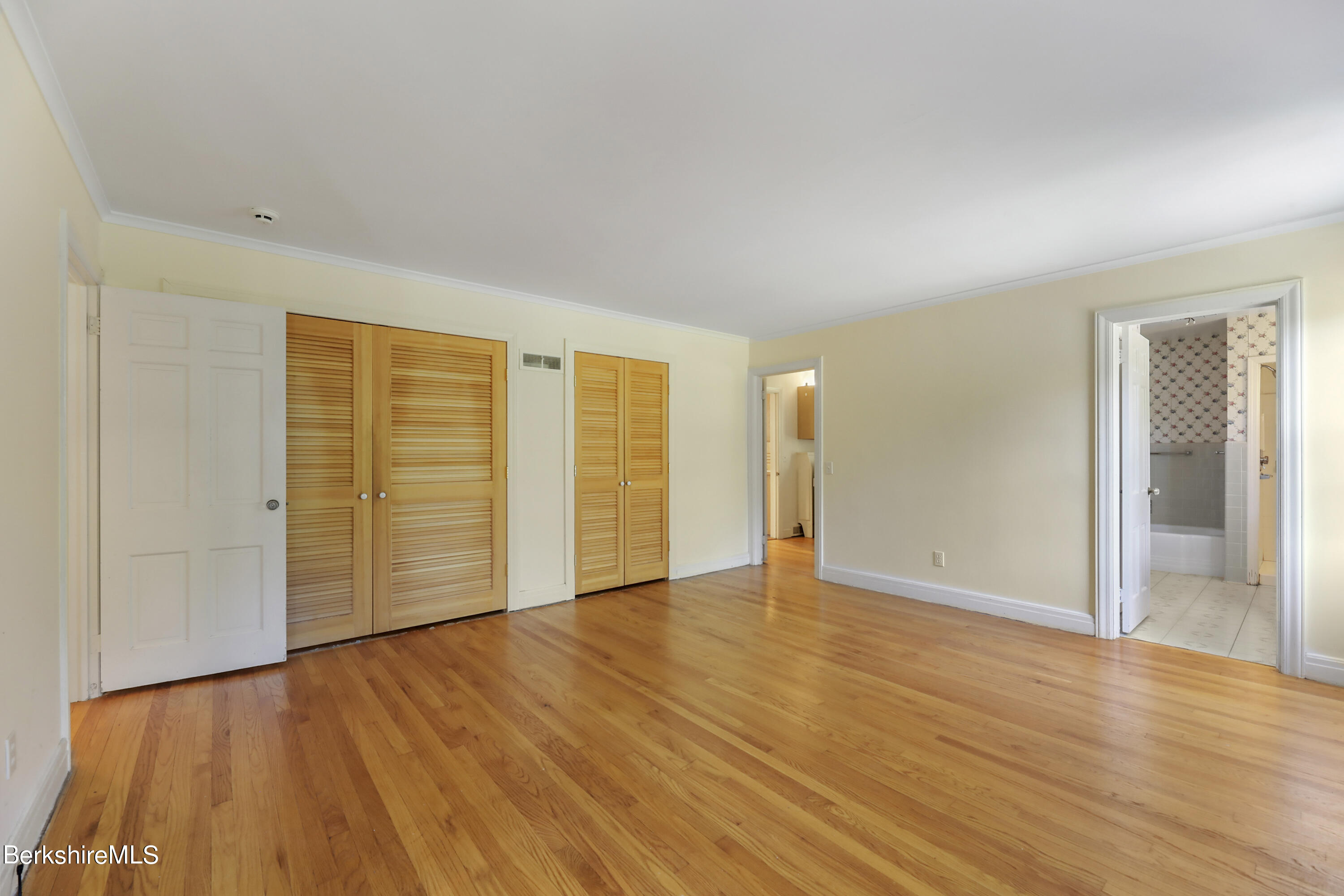295 Holmes Rd