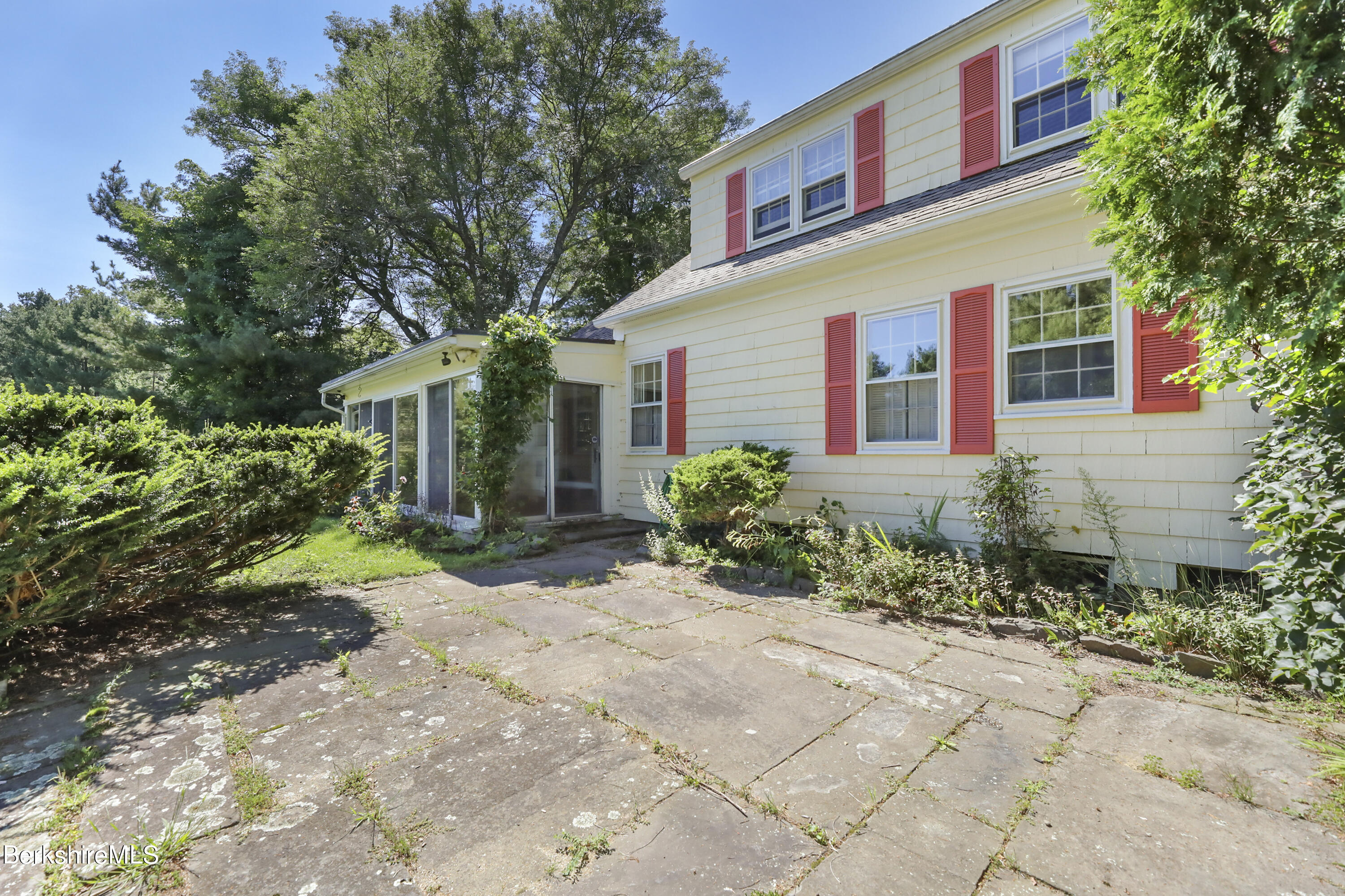 295 Holmes Rd