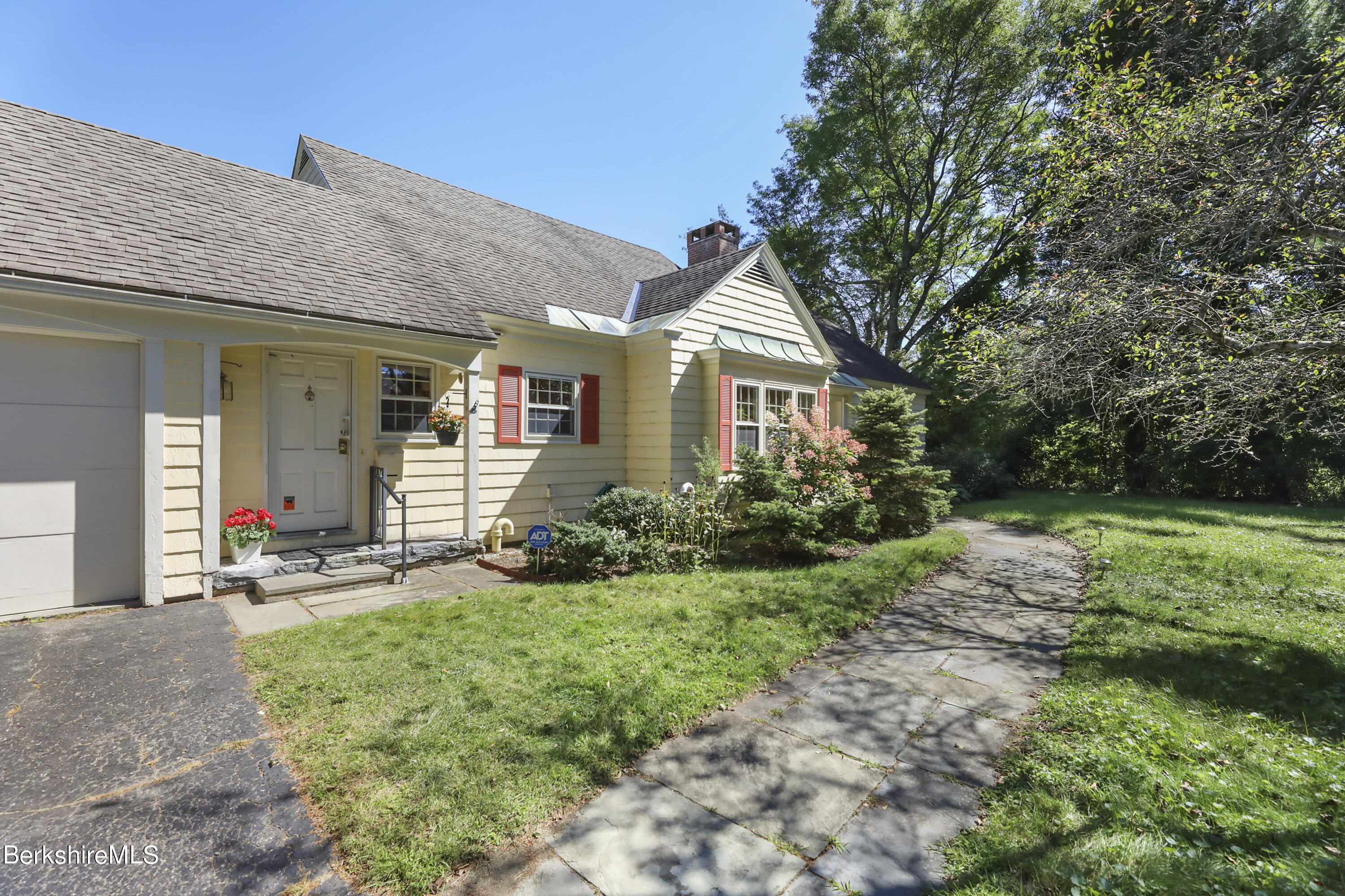 295 Holmes Rd