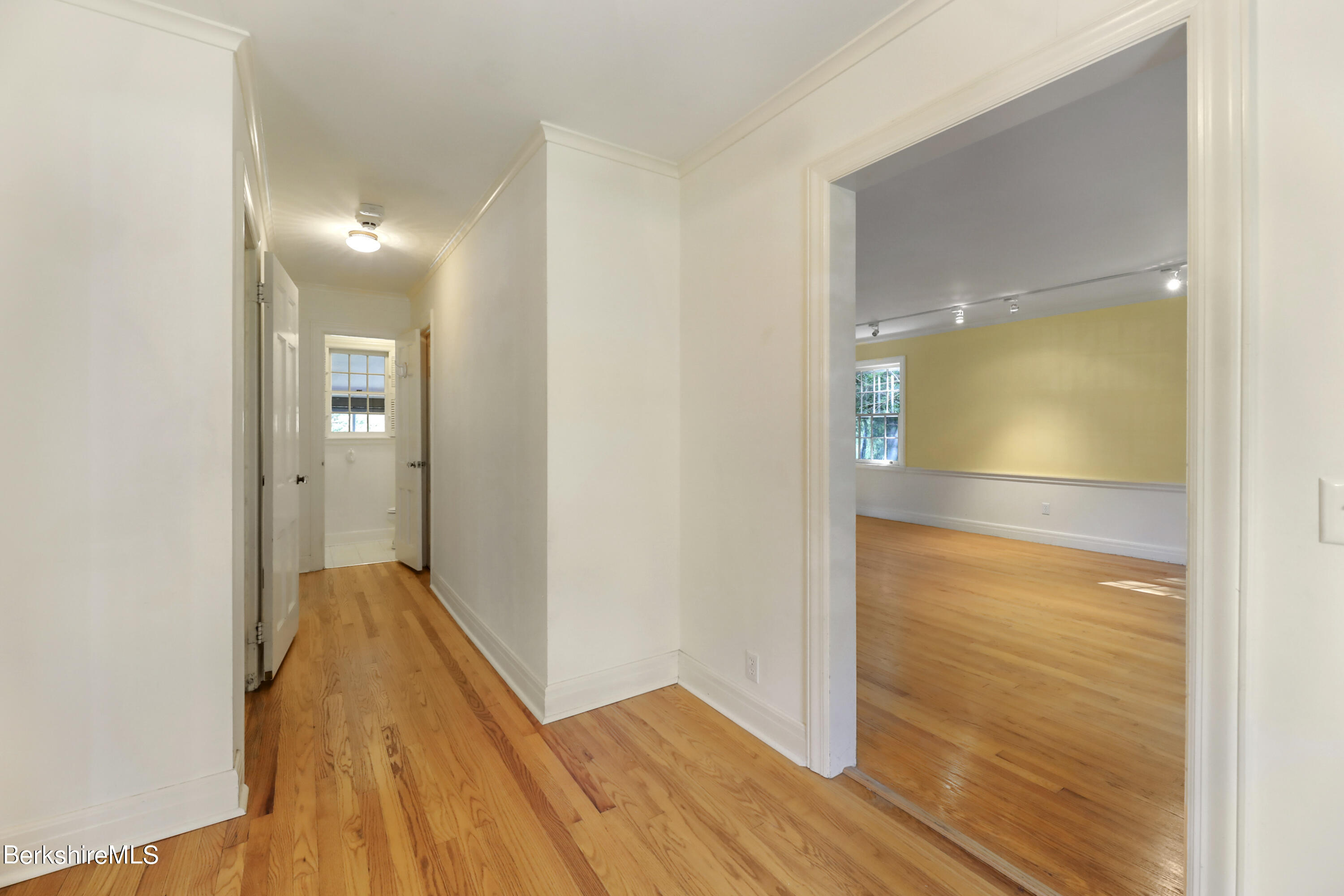 295 Holmes Rd
