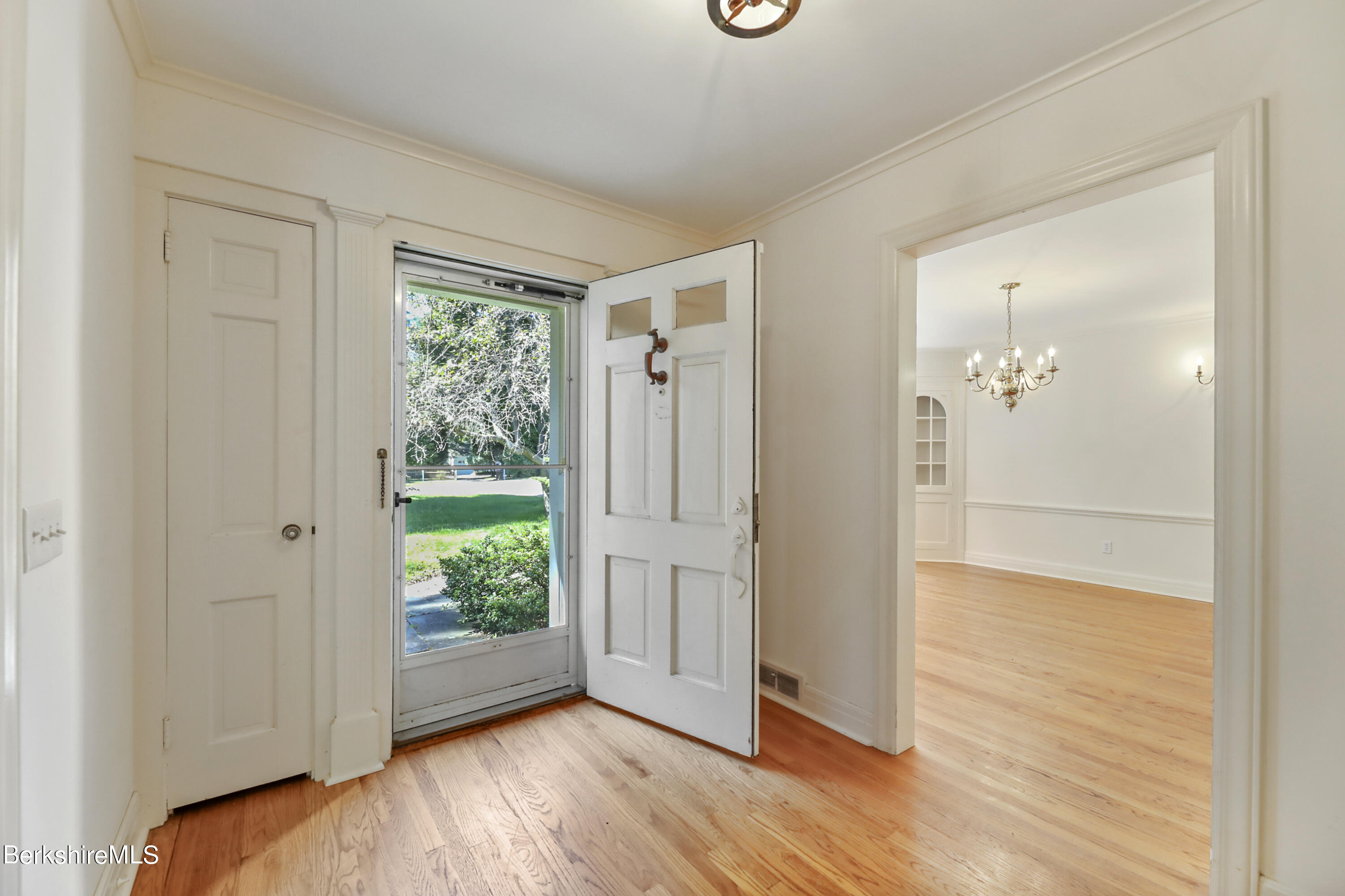 295 Holmes Rd