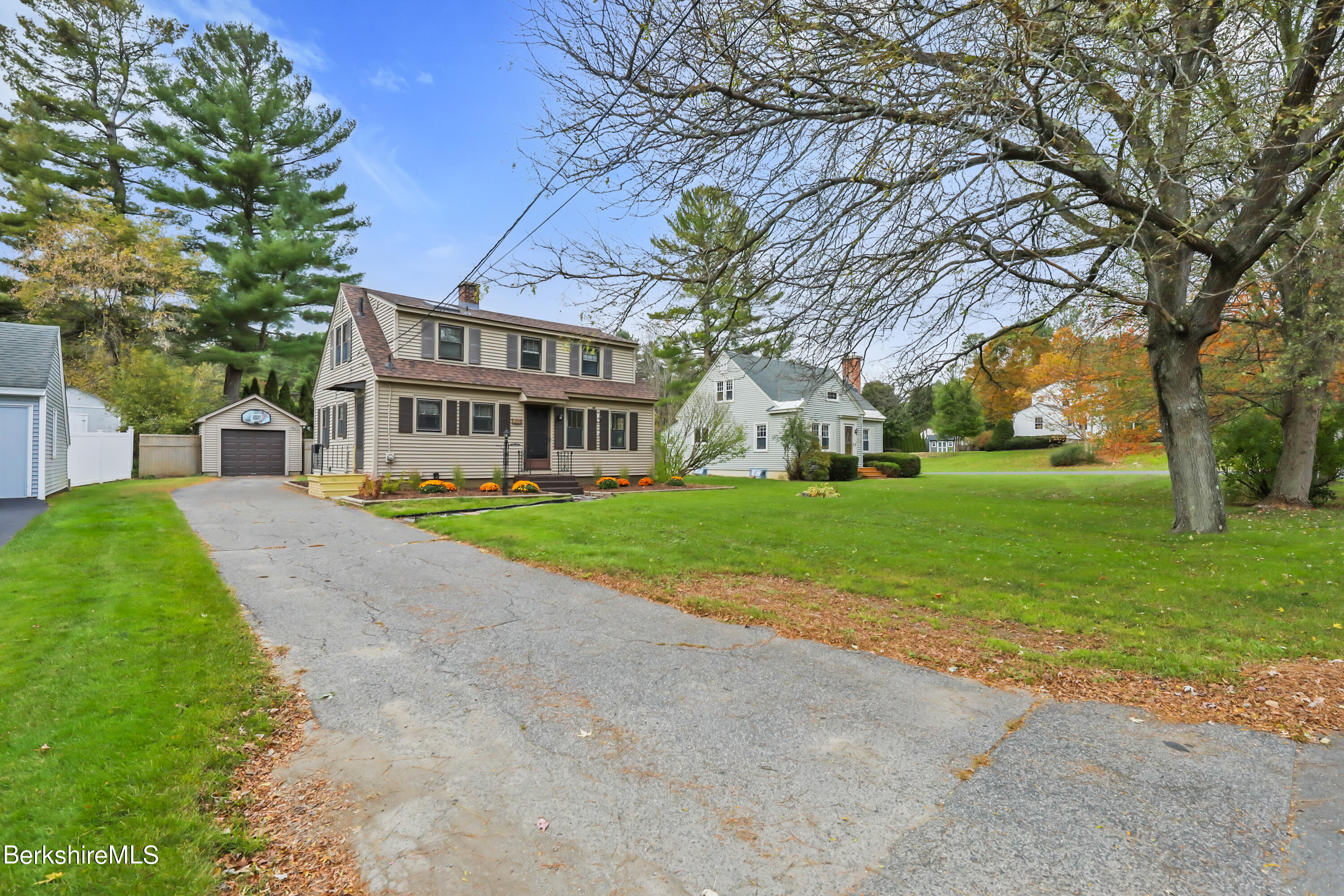 142 Jason St