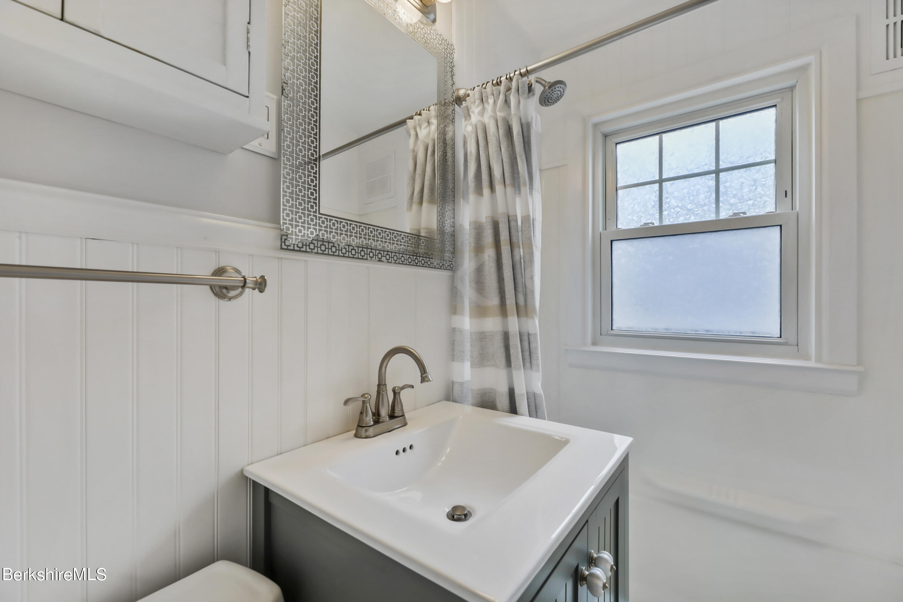 142 Jason St