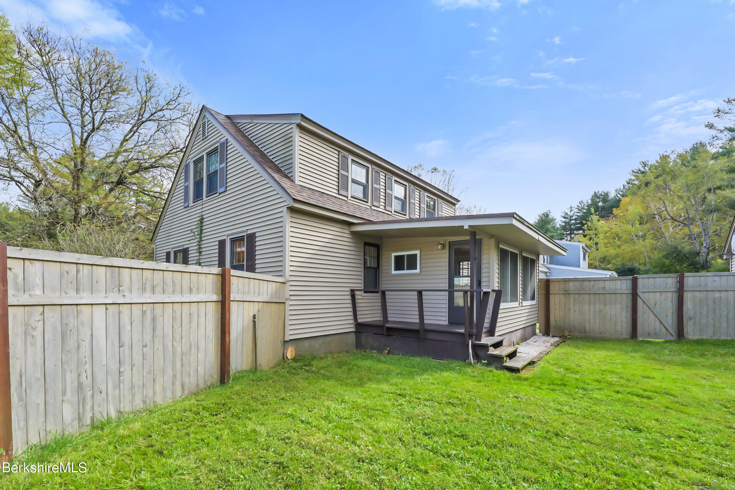 142 Jason St