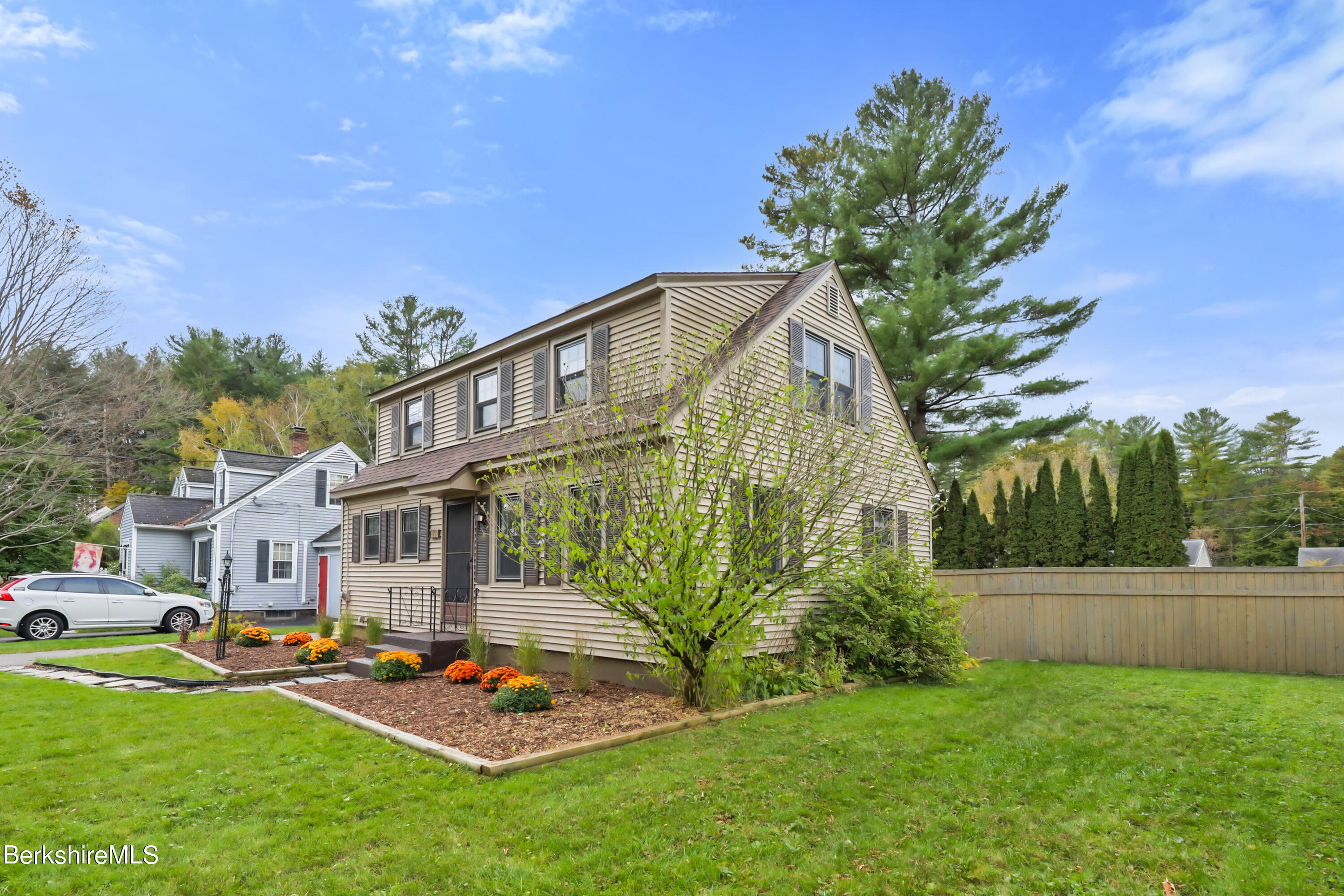 142 Jason St