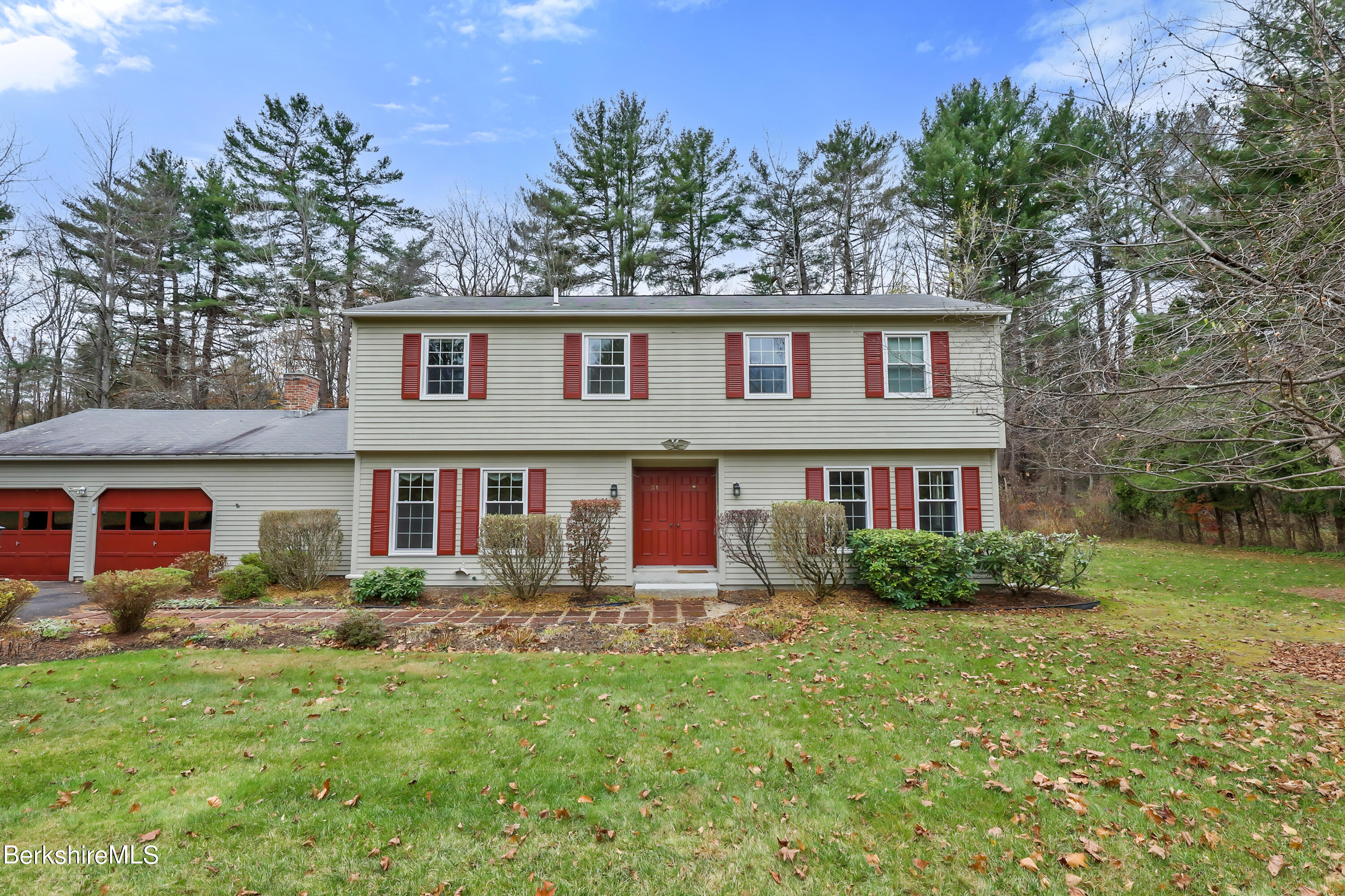 31 Pinecrest Dr