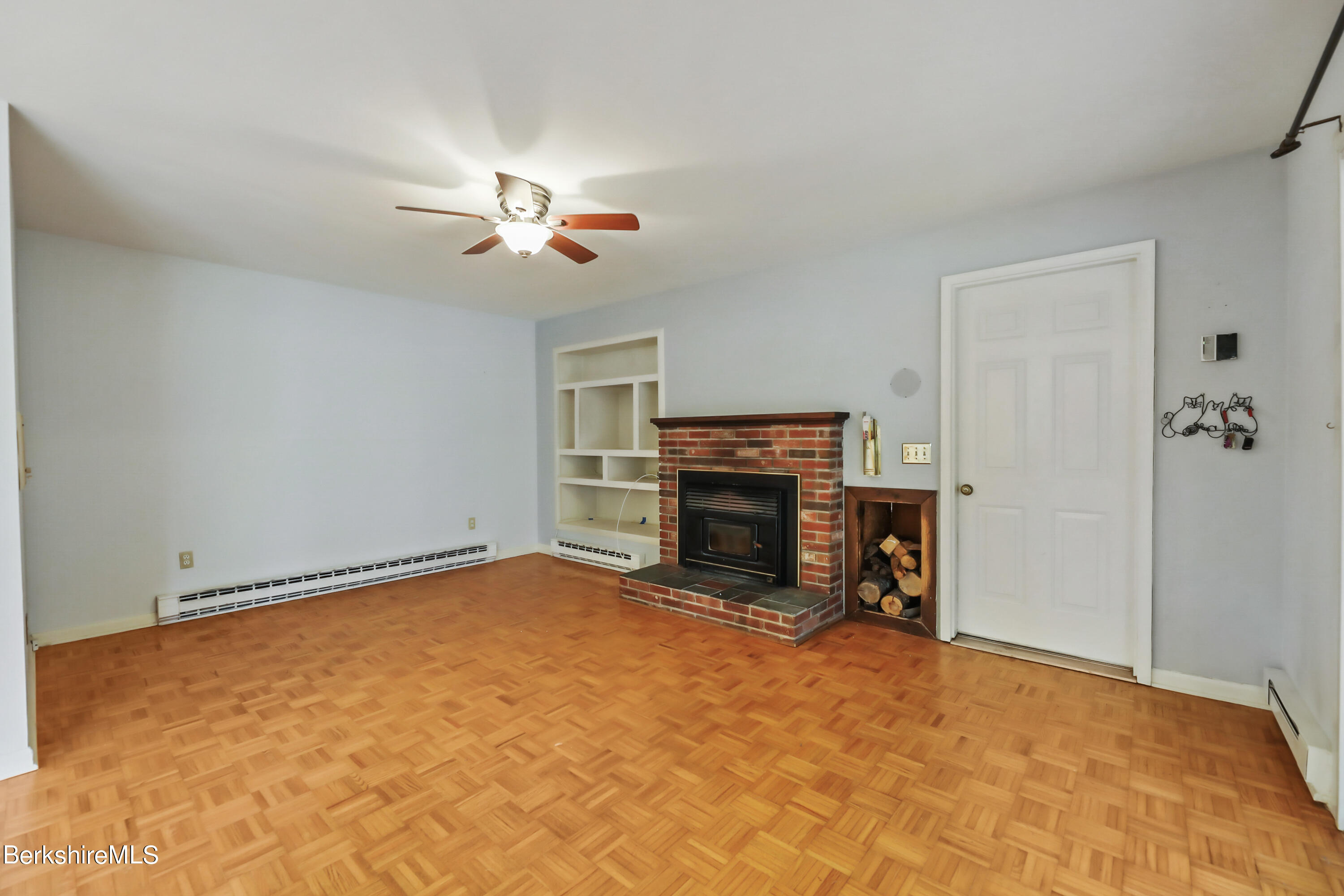 31 Pinecrest Dr