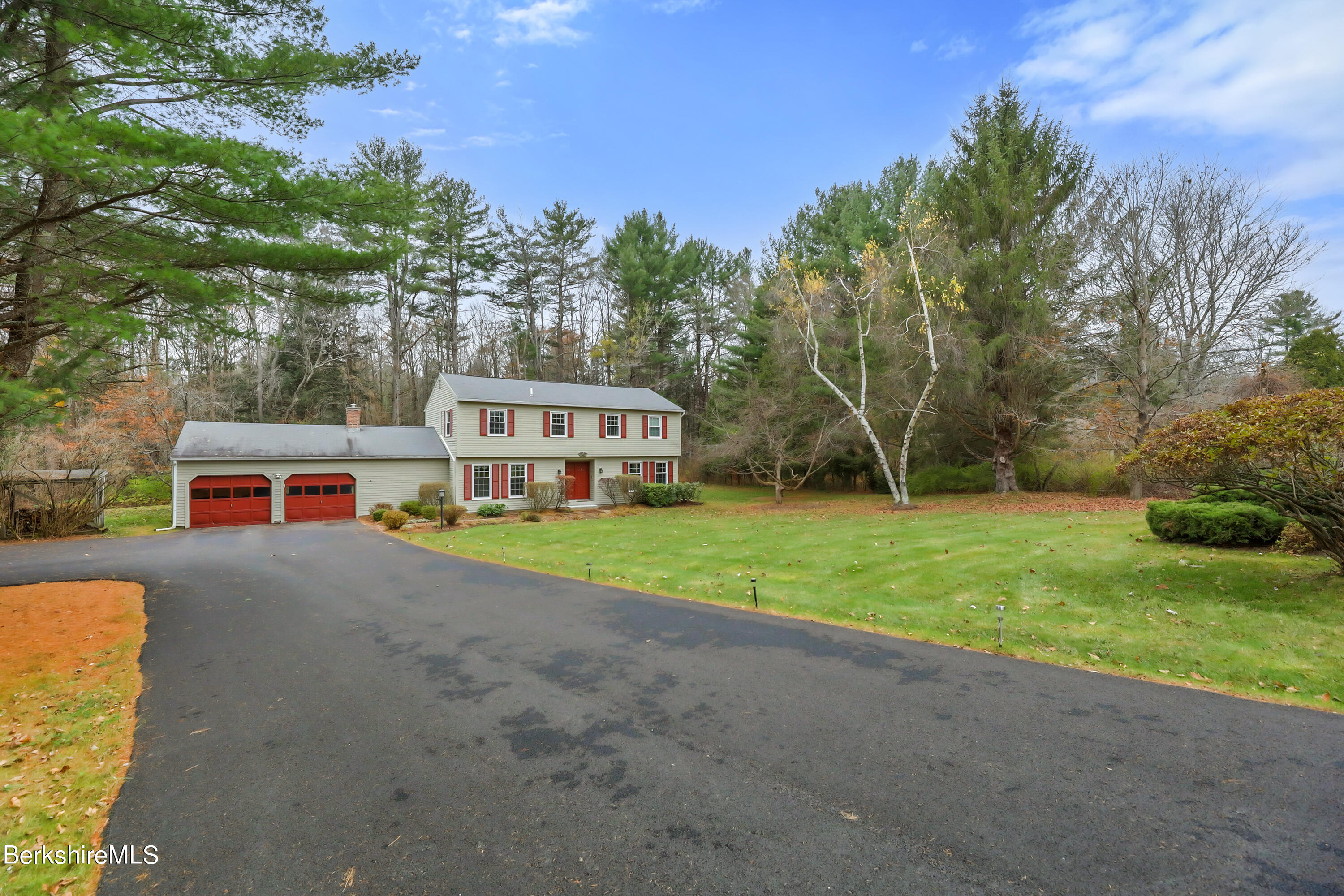 31 Pinecrest Dr