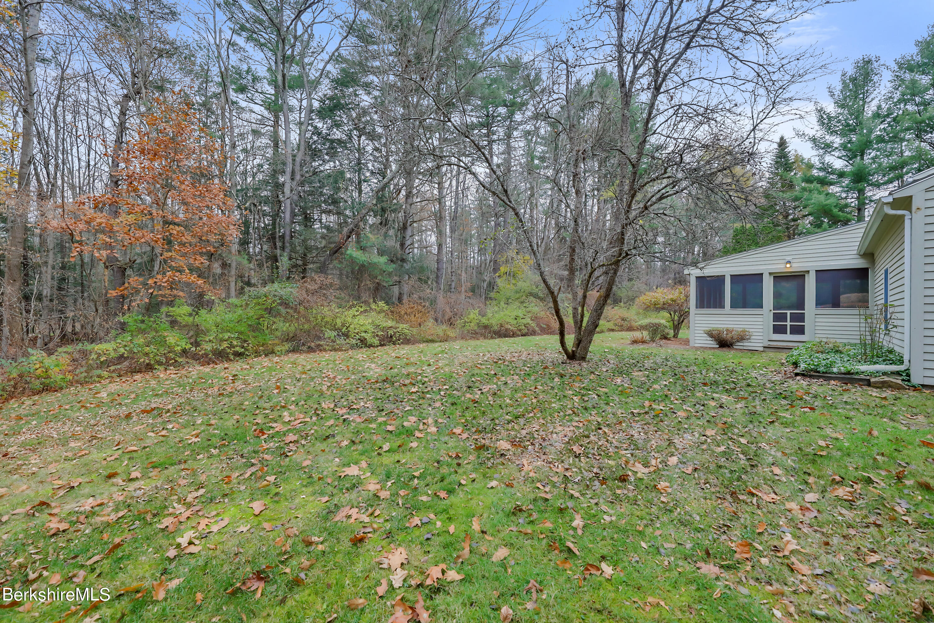 31 Pinecrest Dr