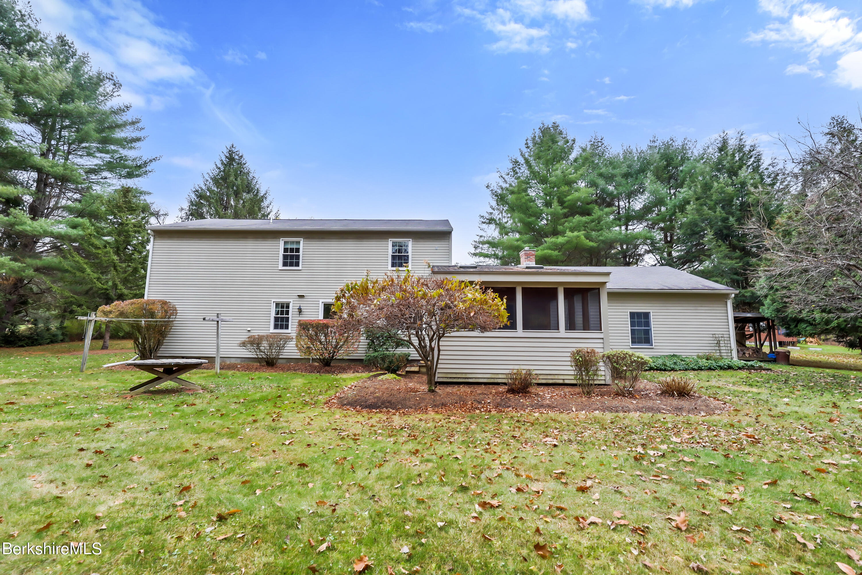 31 Pinecrest Dr