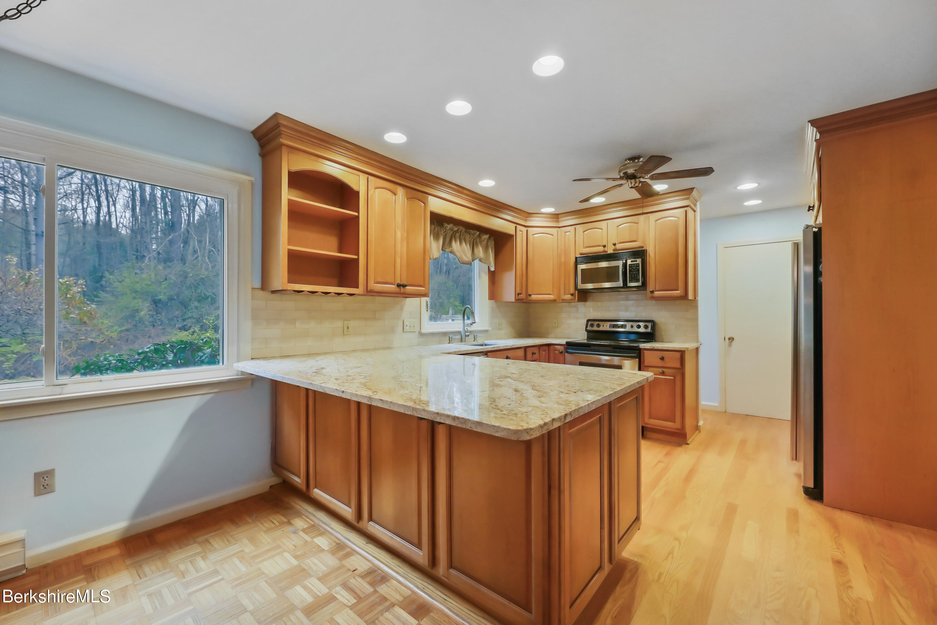 31 Pinecrest Dr