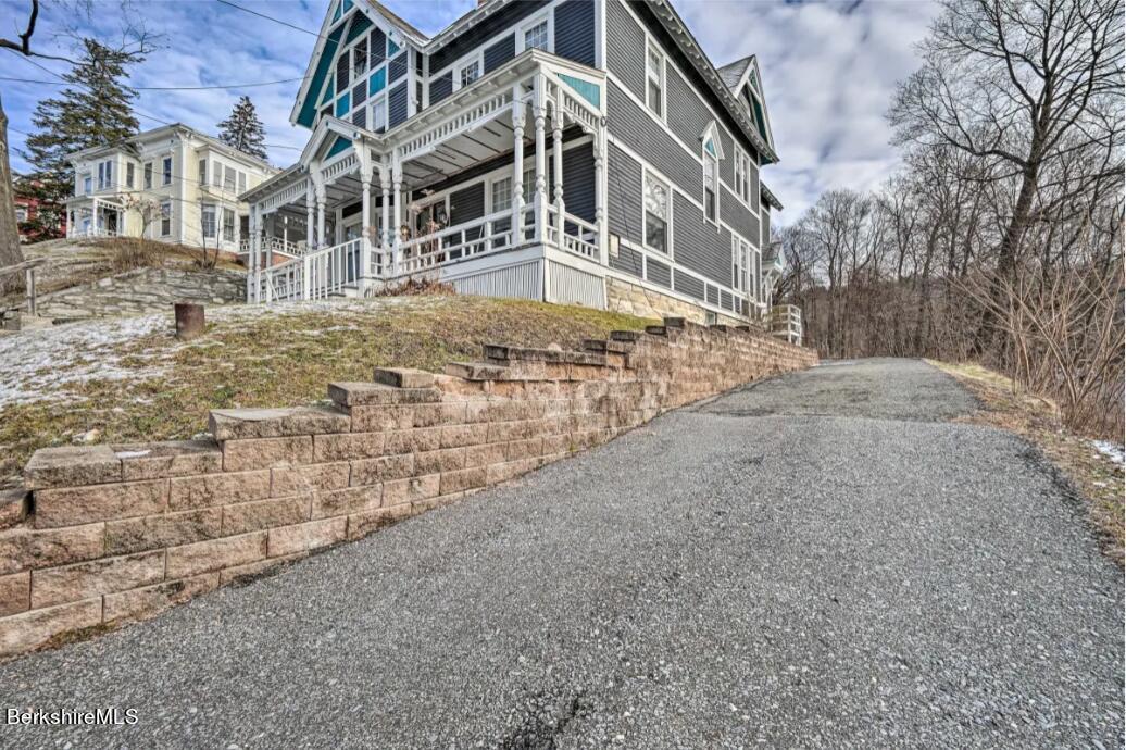 188 Pleasant St