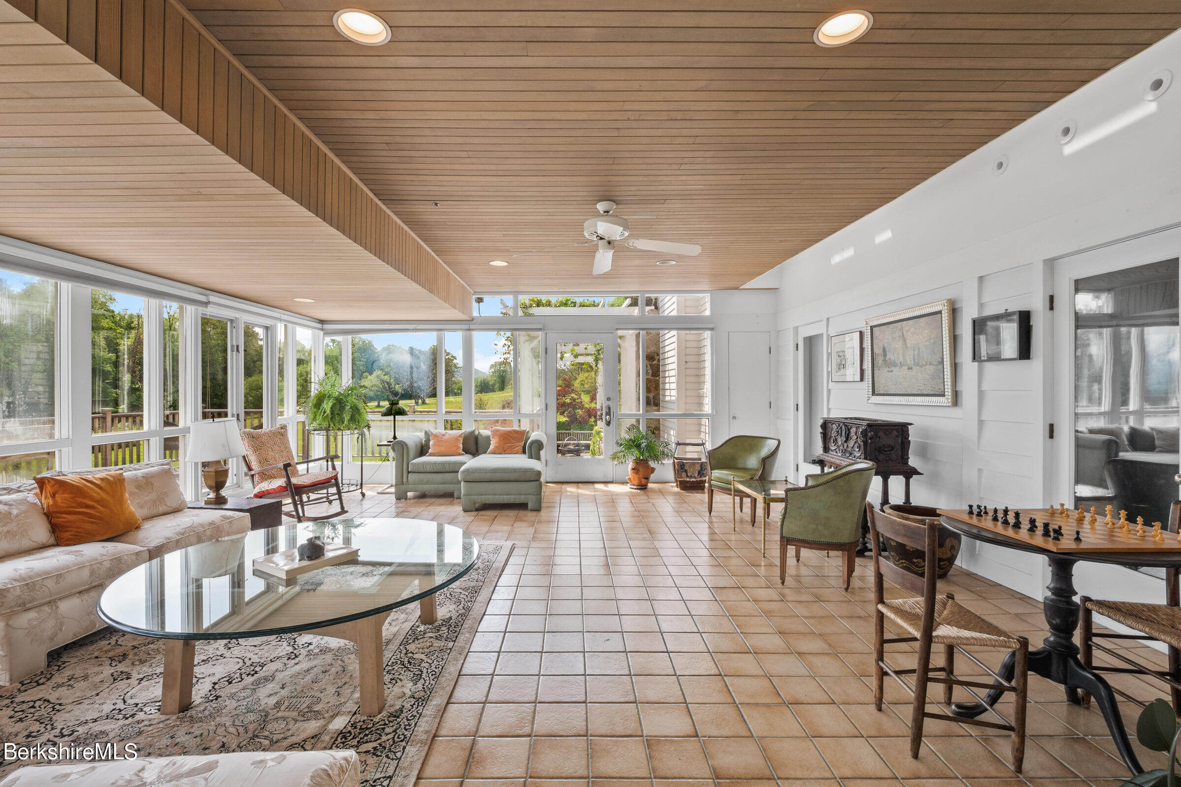 600 Bee Hill Rd