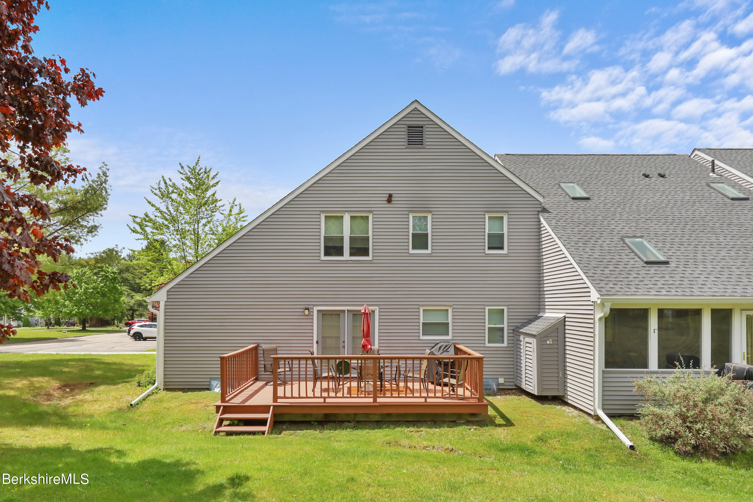 880 East St, 9D