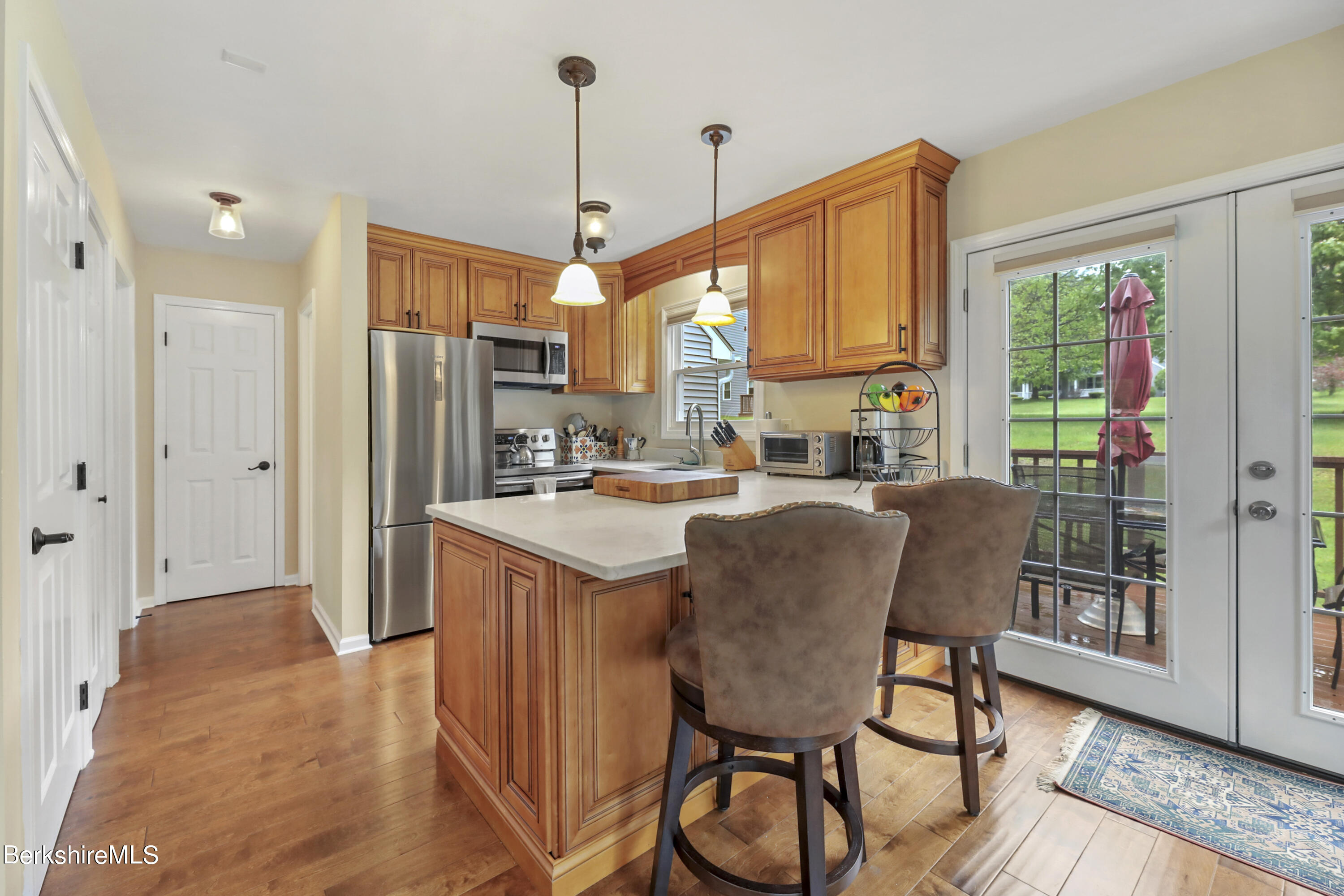 880 East St, 9D