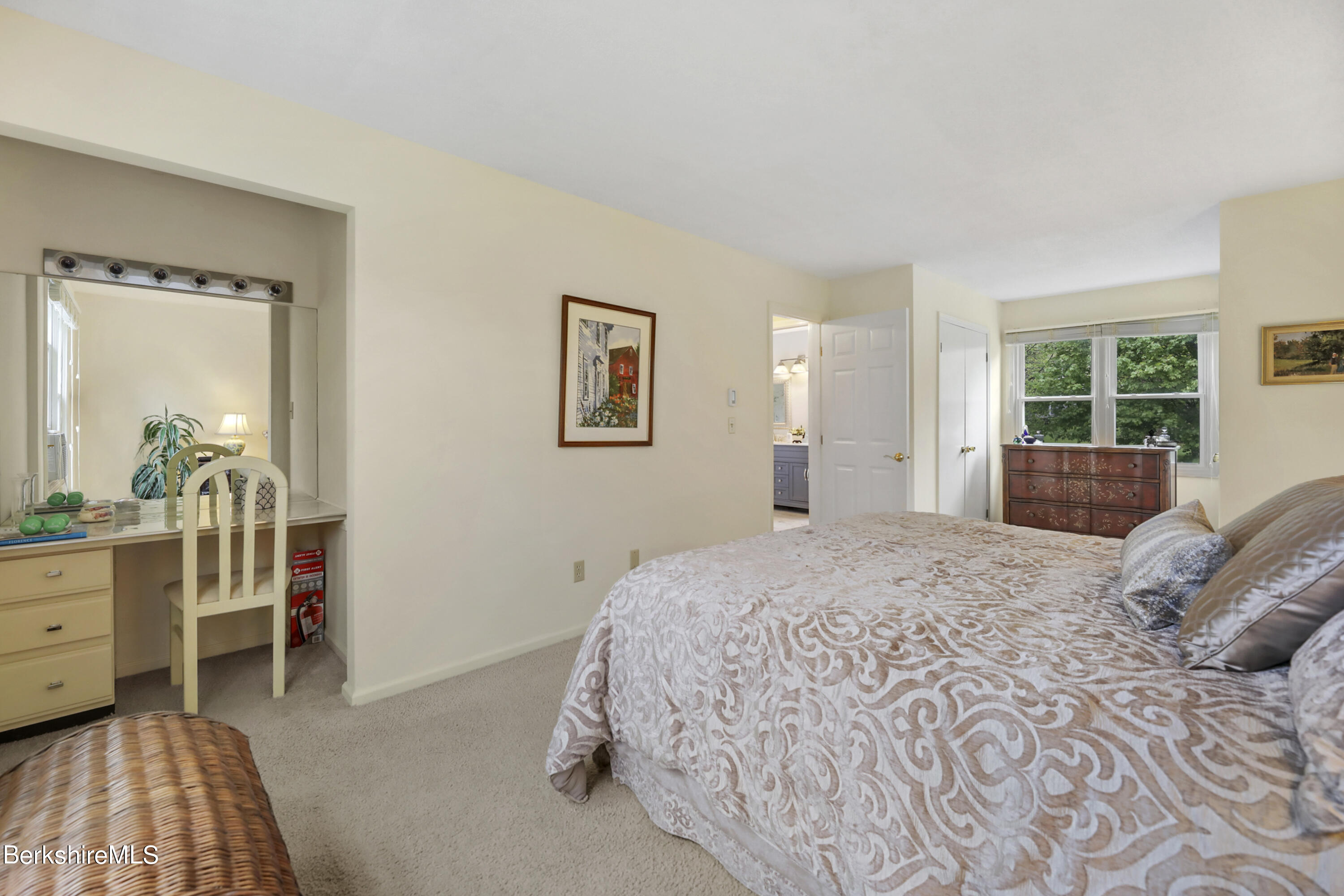880 East St, 9D