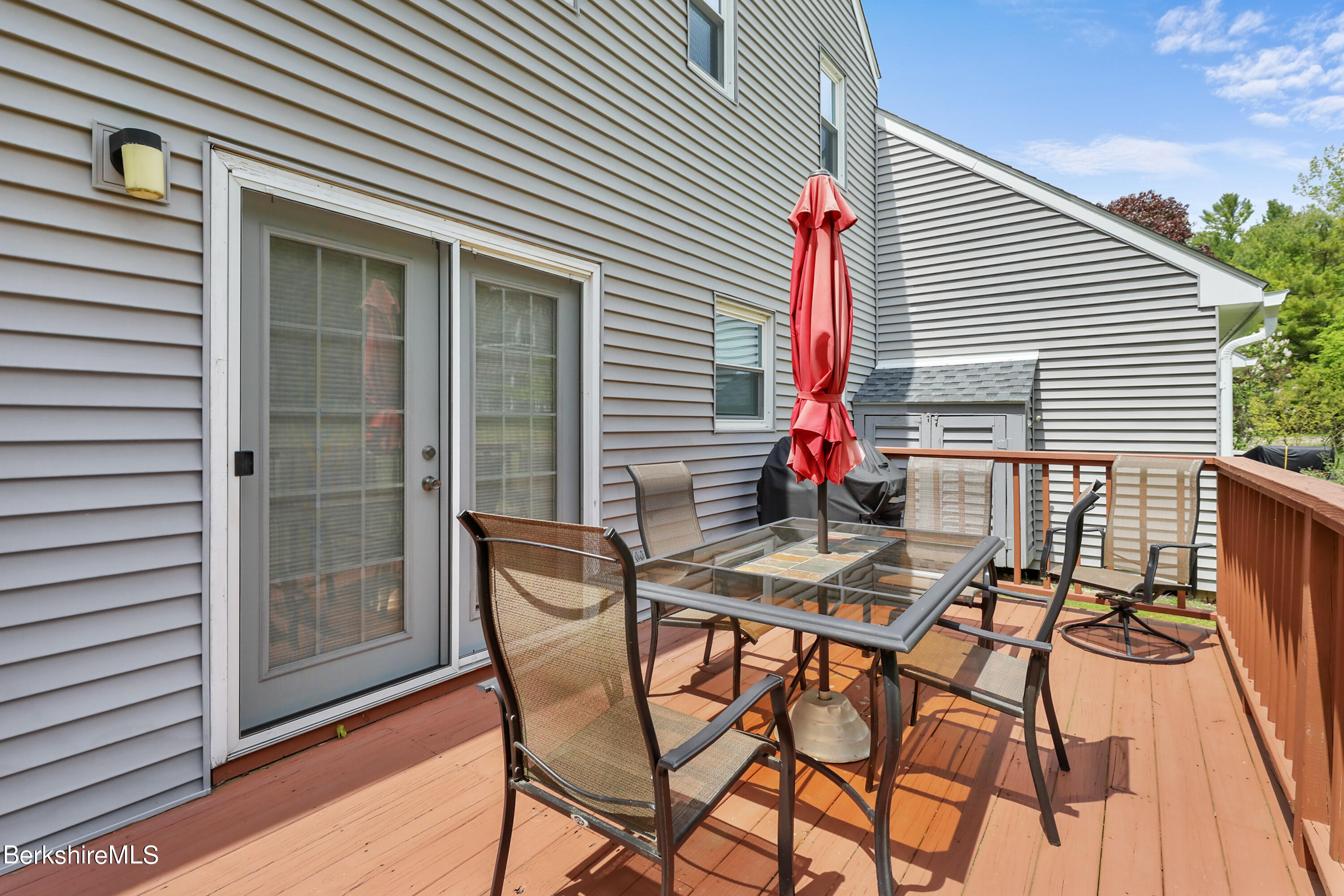 880 East St, 9D