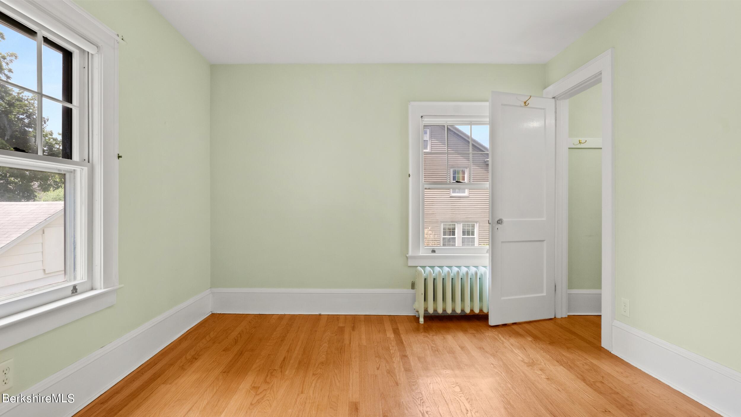 262 Dawes Ave