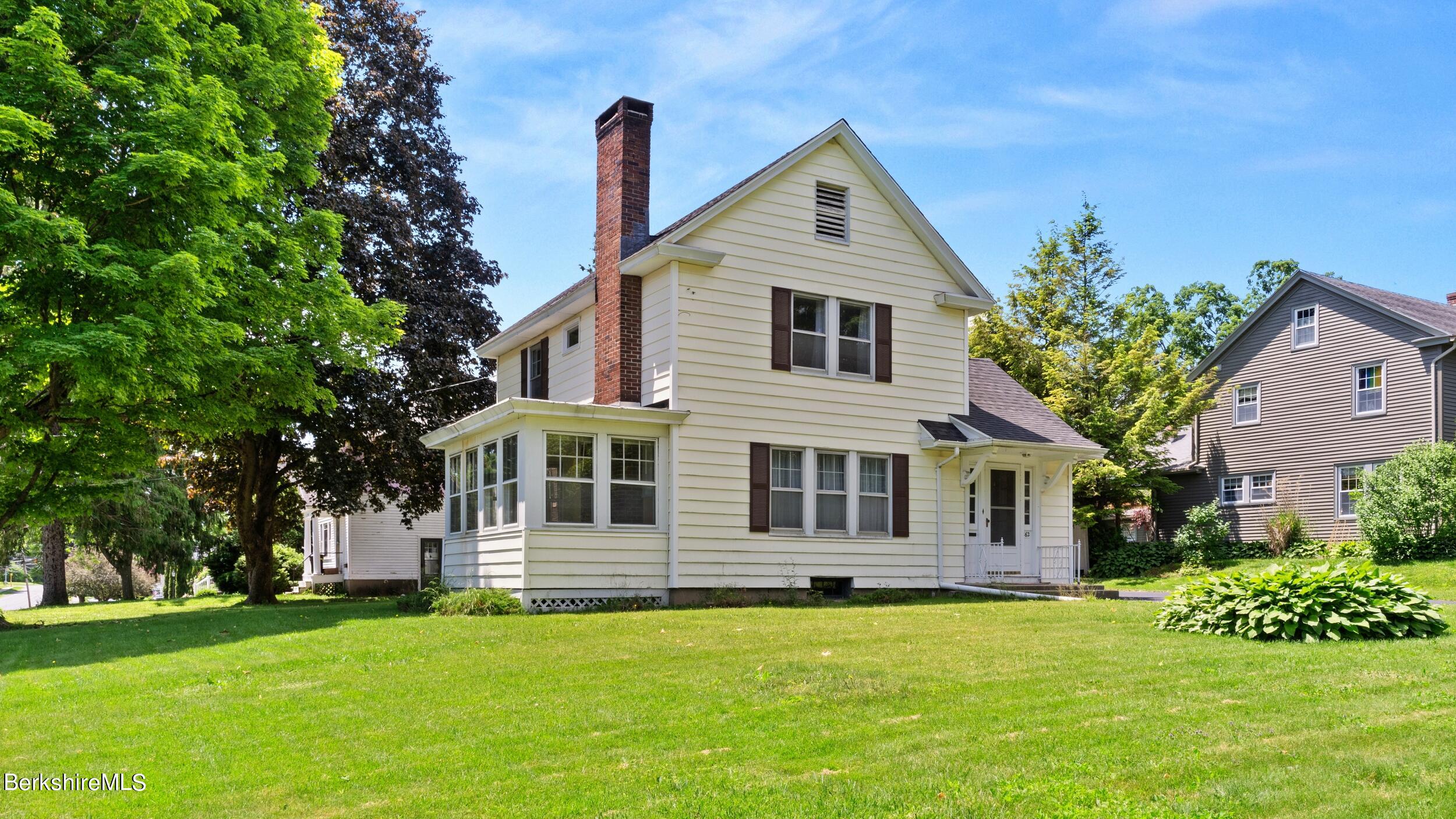 262 Dawes Ave
