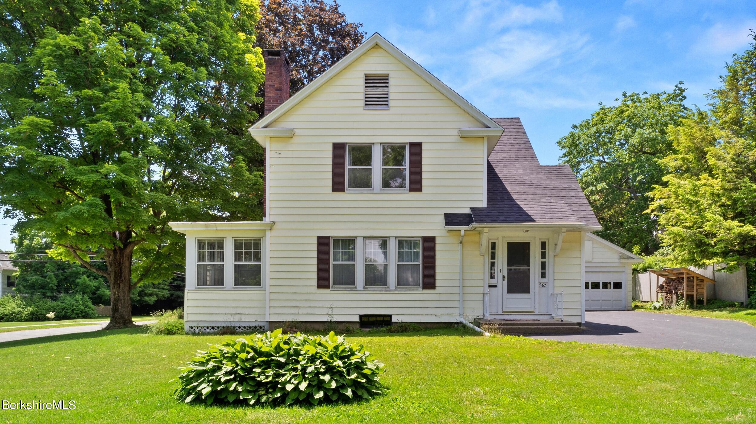 262 Dawes Ave
