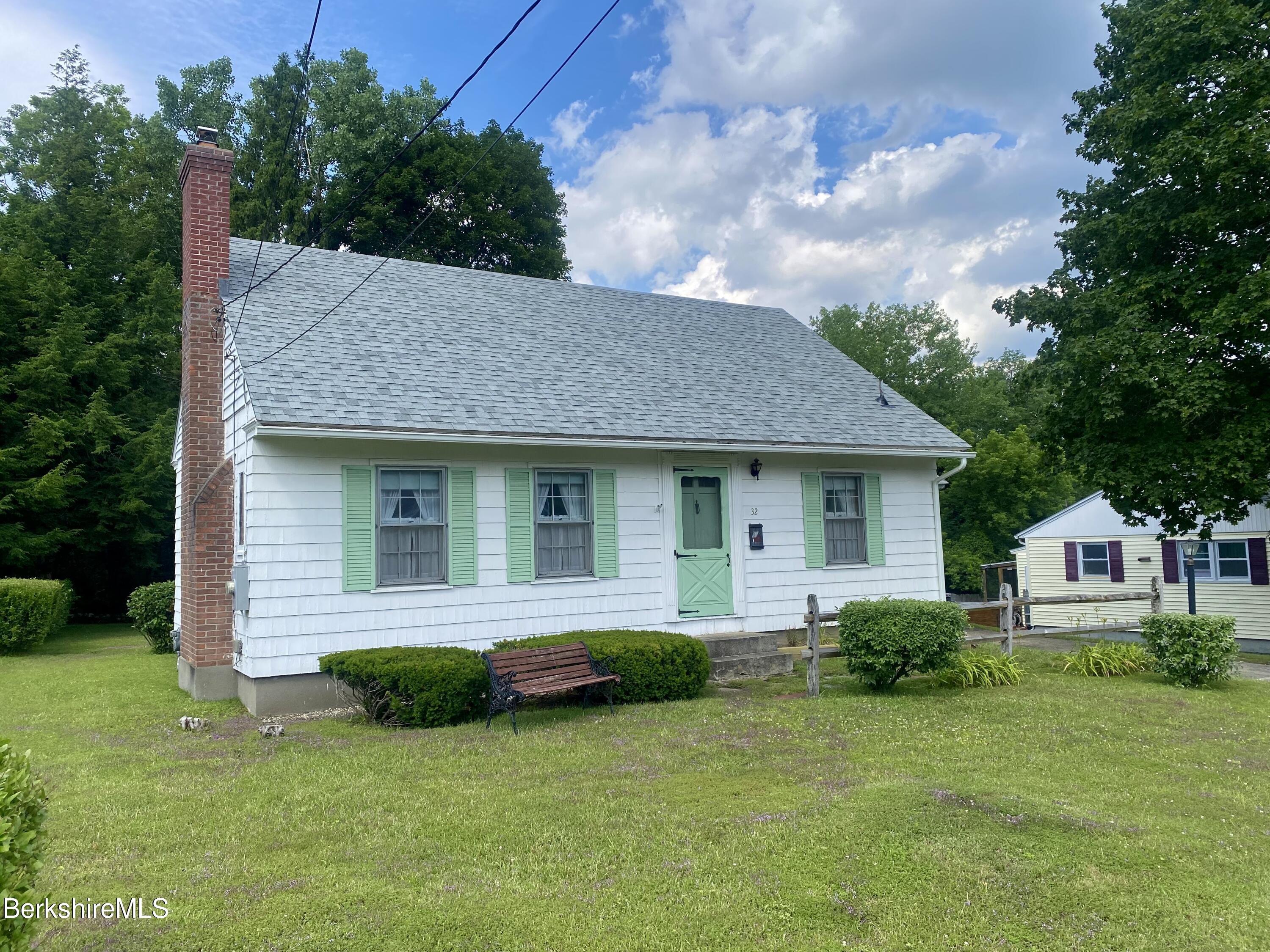 32 Velma Ave