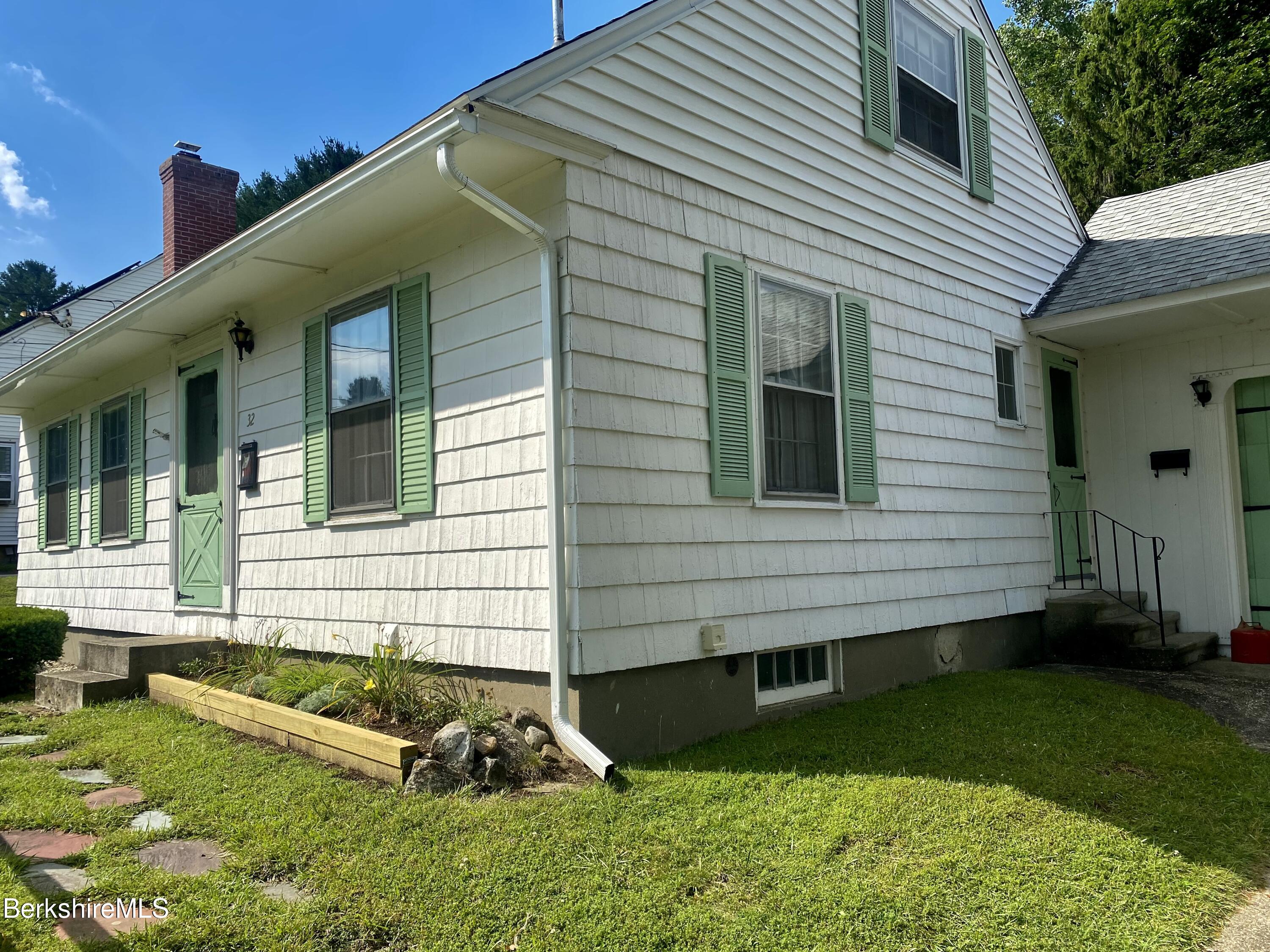 32 Velma Ave