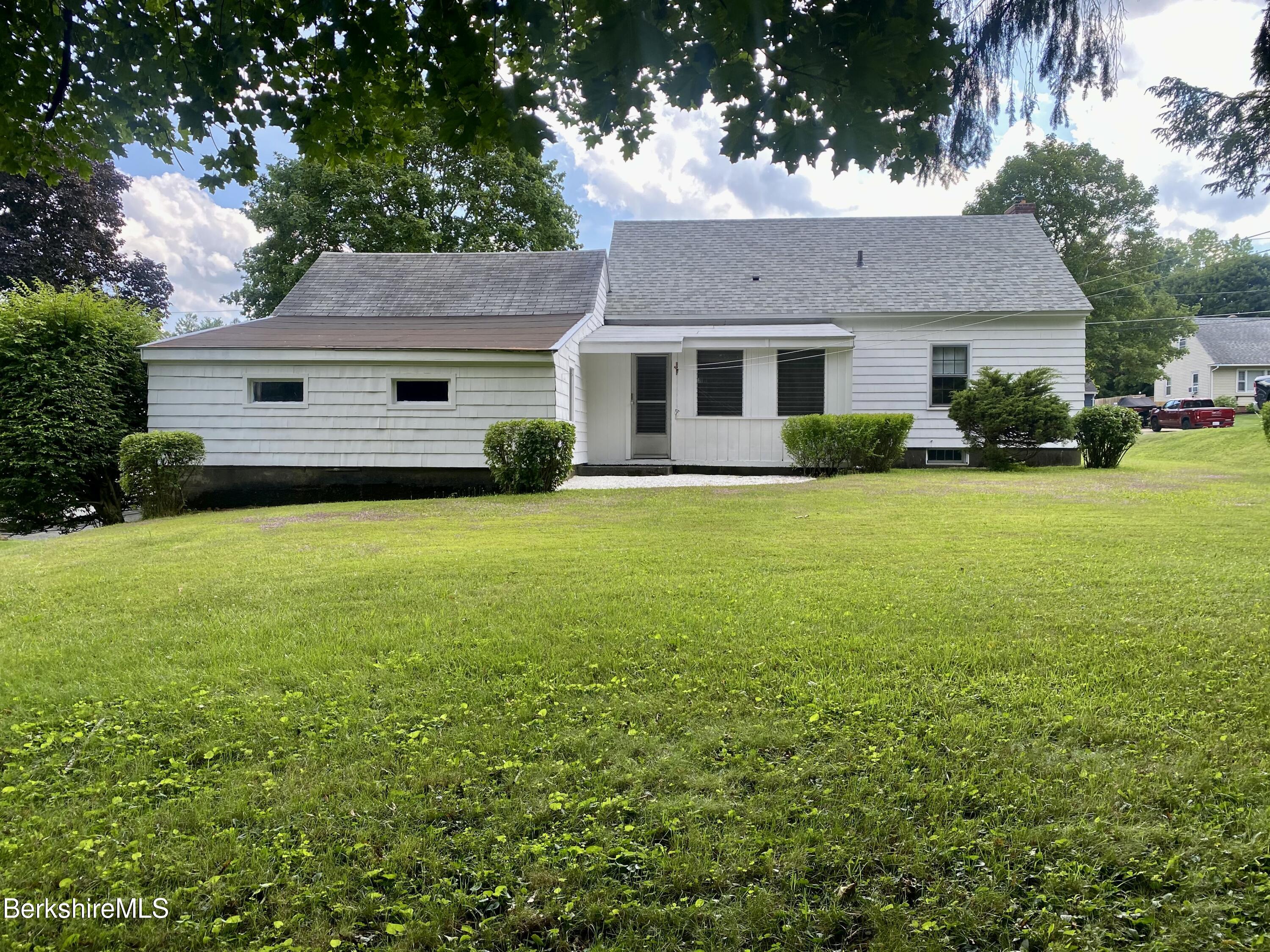 32 Velma Ave