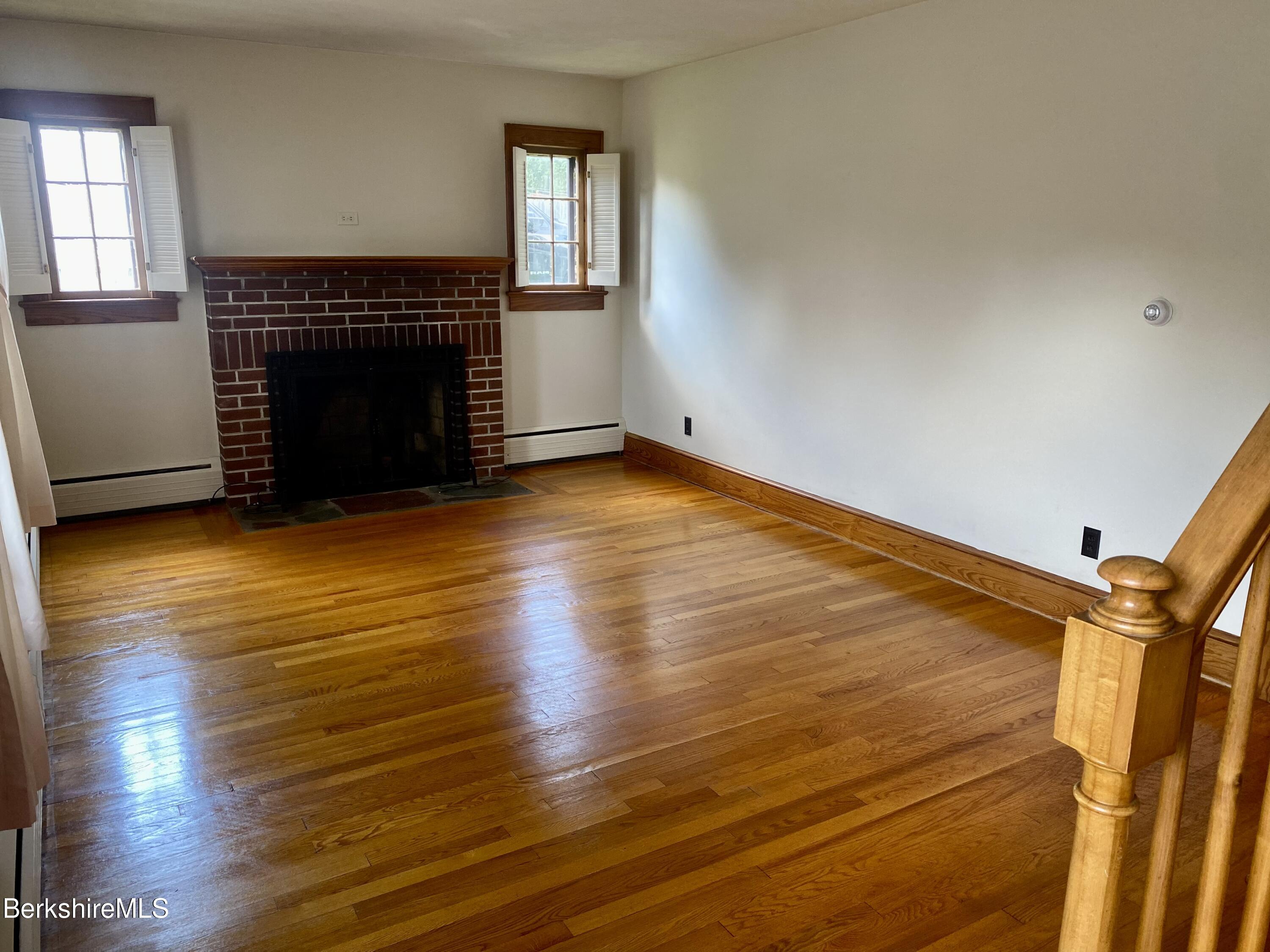 32 Velma Ave