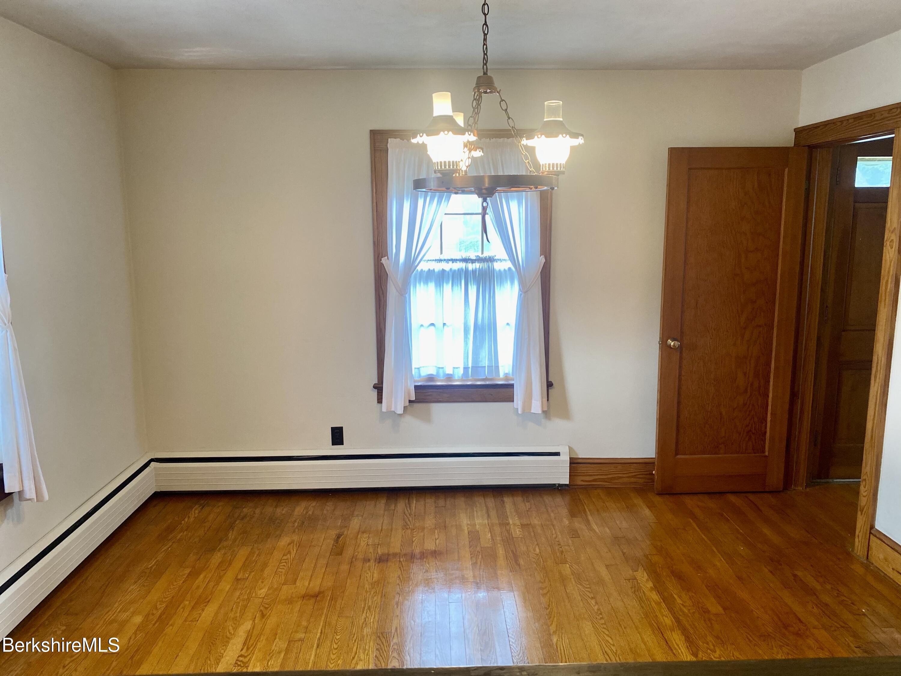 32 Velma Ave