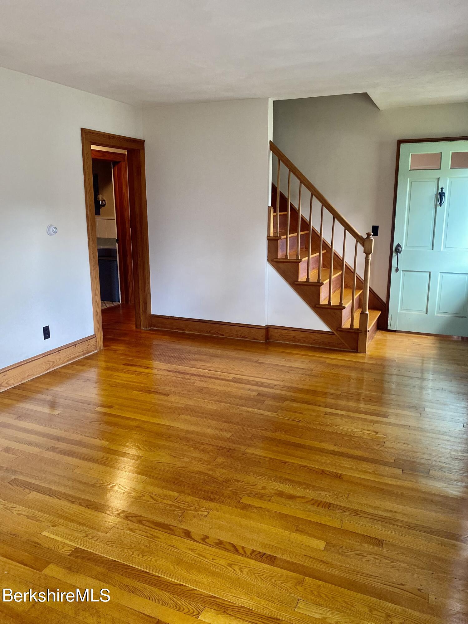 32 Velma Ave