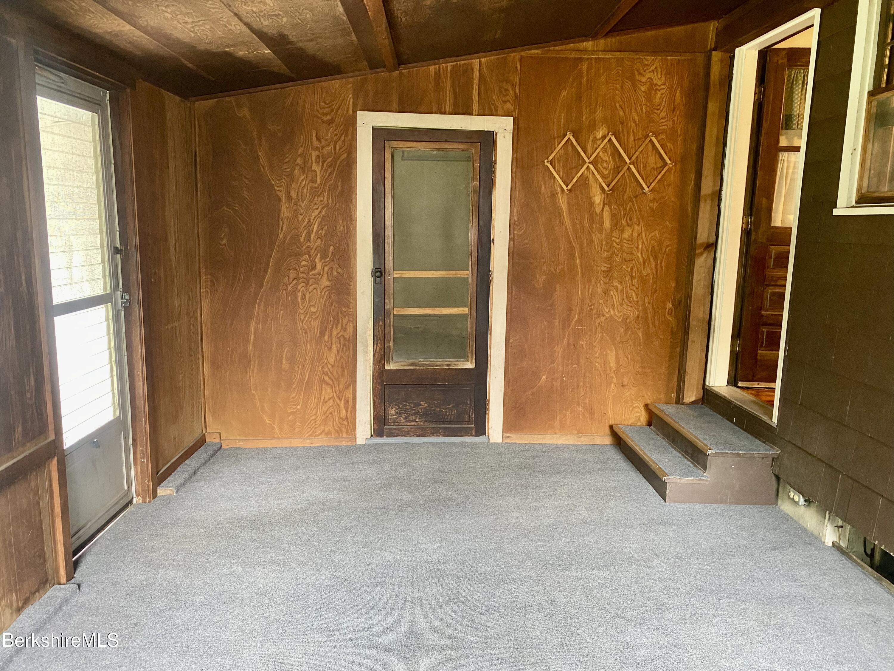 32 Velma Ave