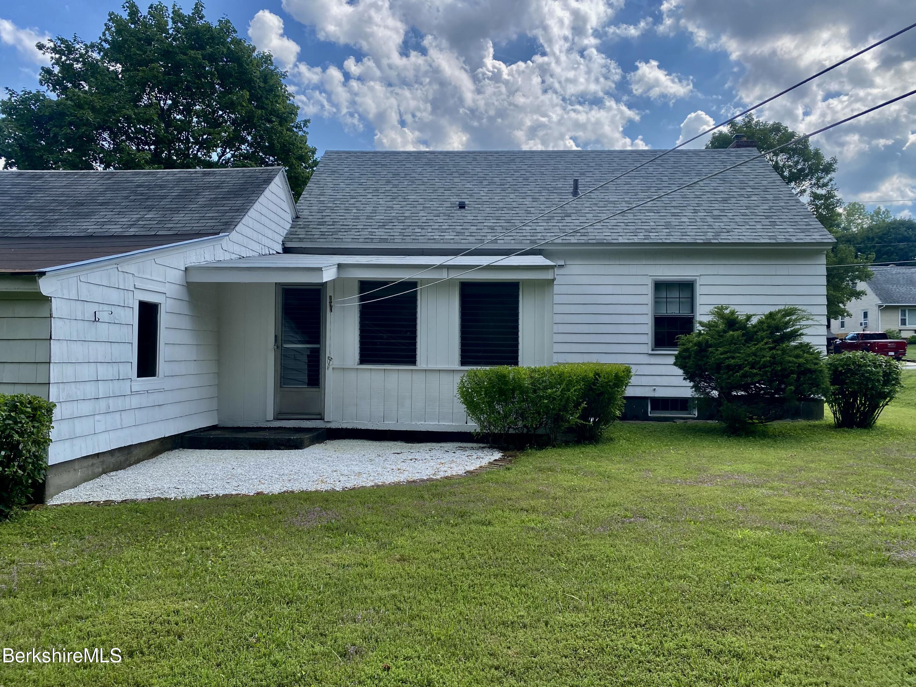 32 Velma Ave