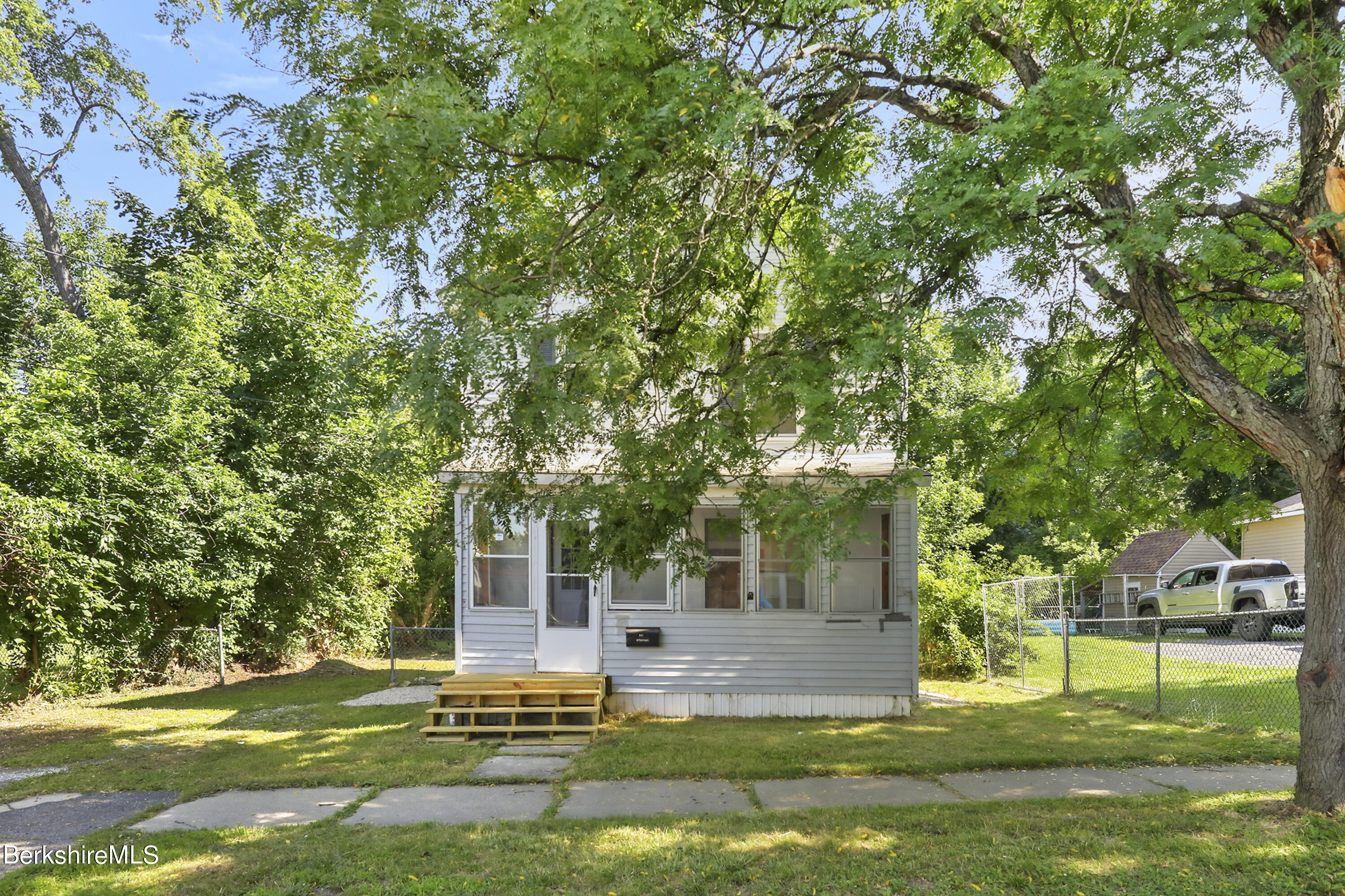 132 Danforth Ave