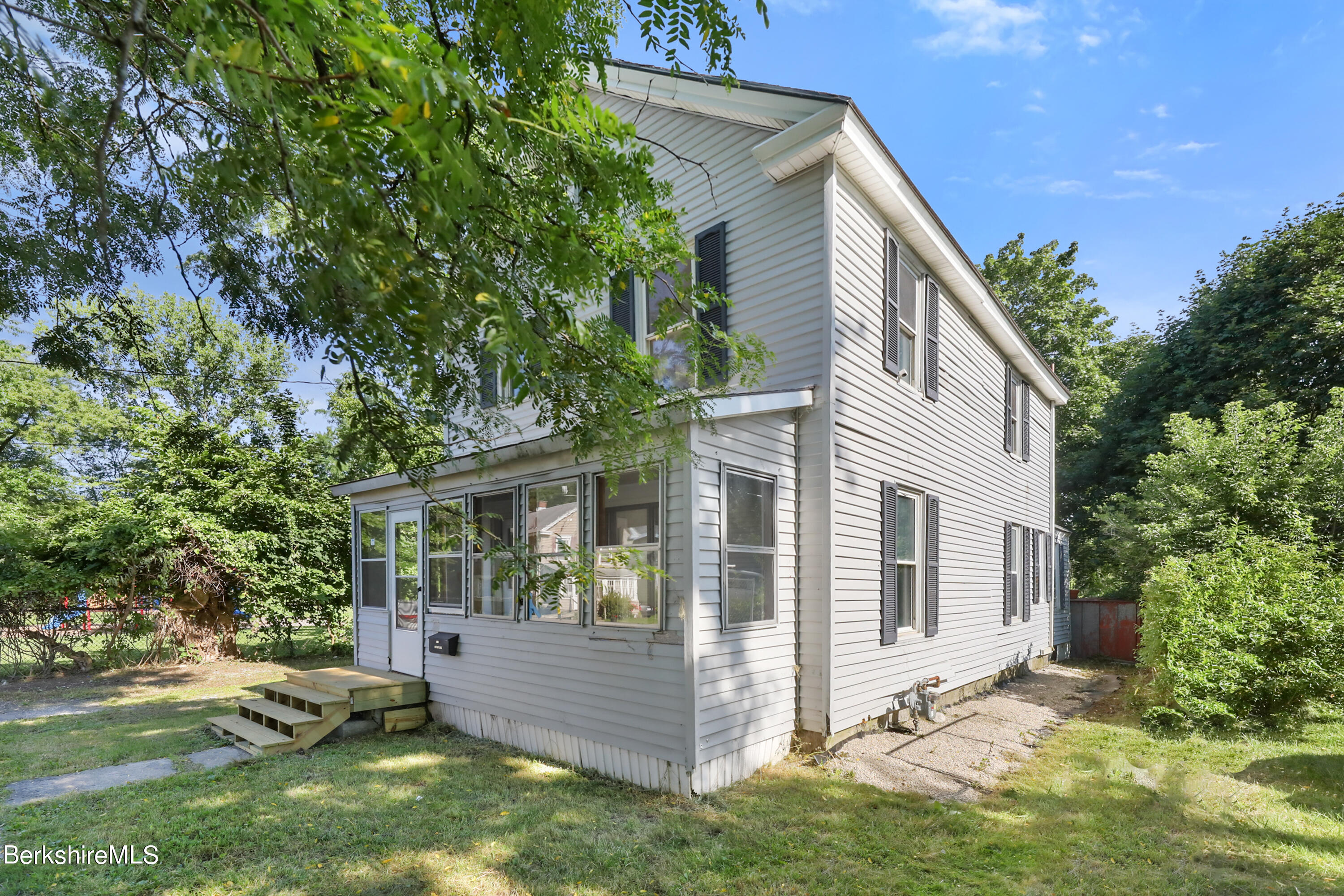 132 Danforth Ave