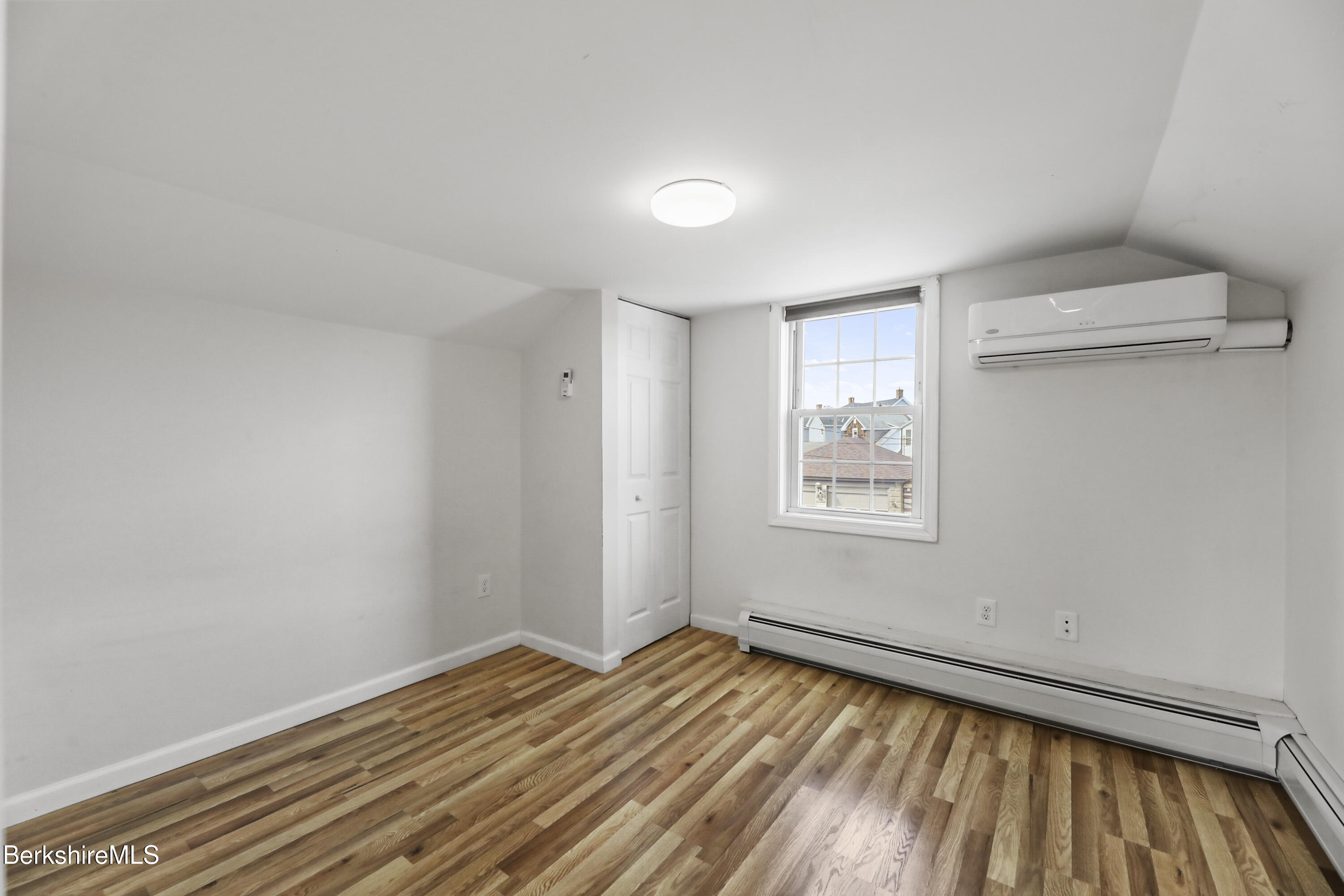 605 East St