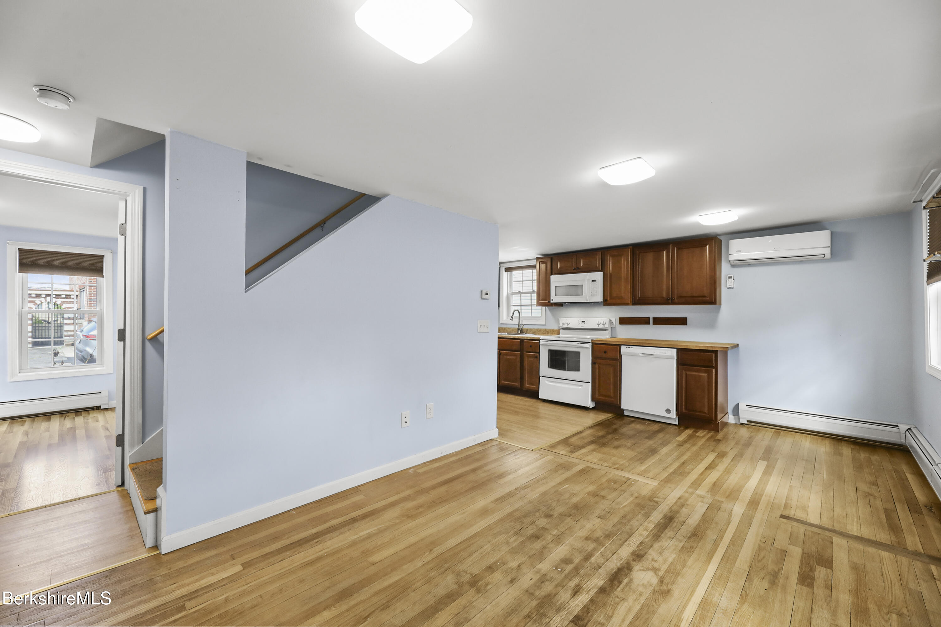 605 East St