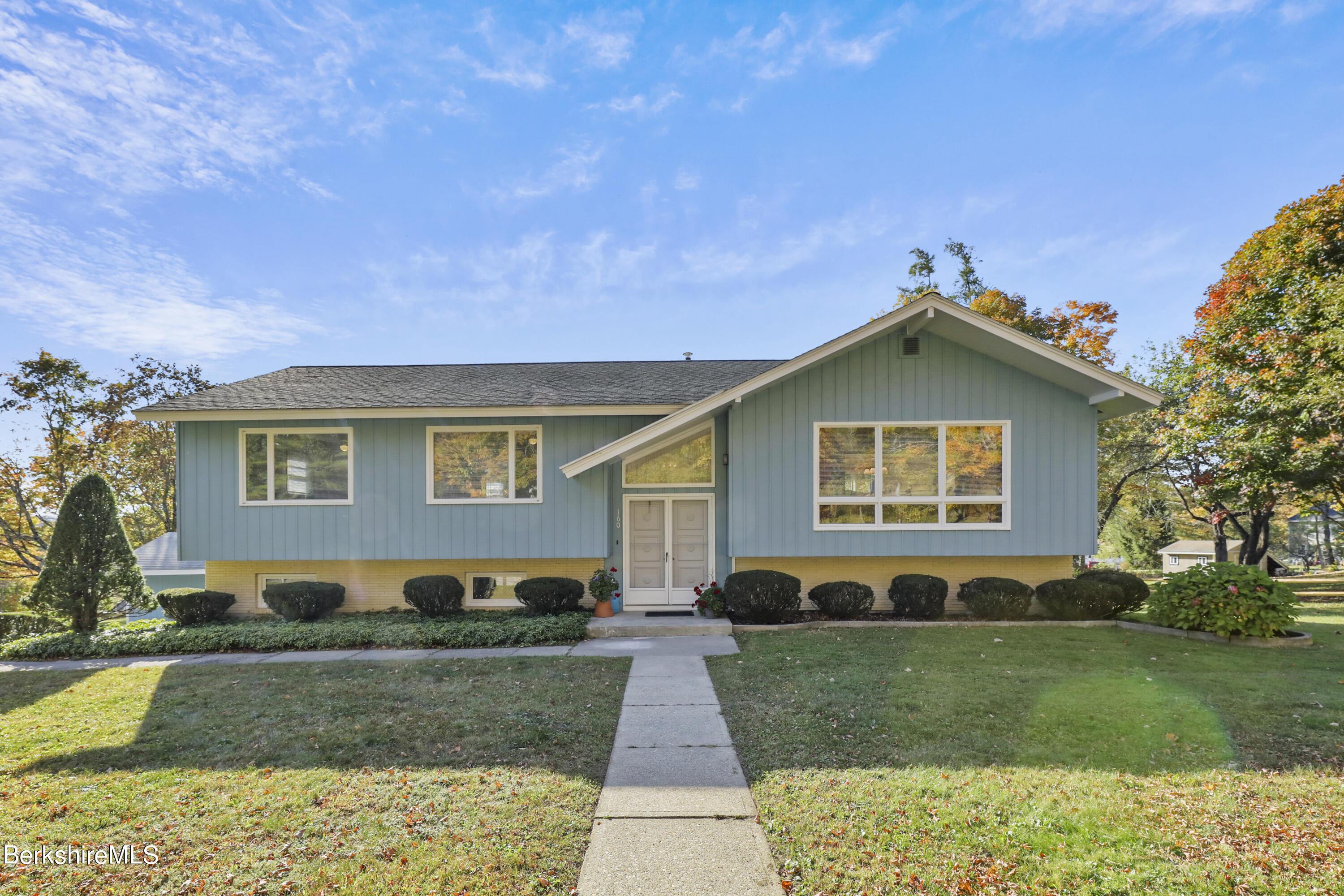 160 Paul Dr