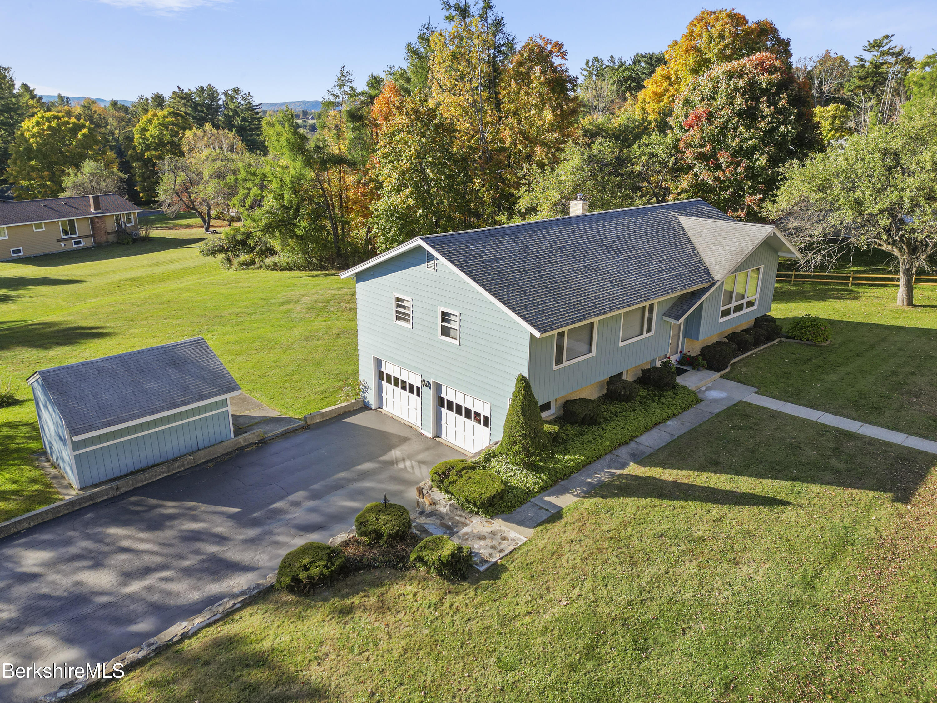 160 Paul Dr