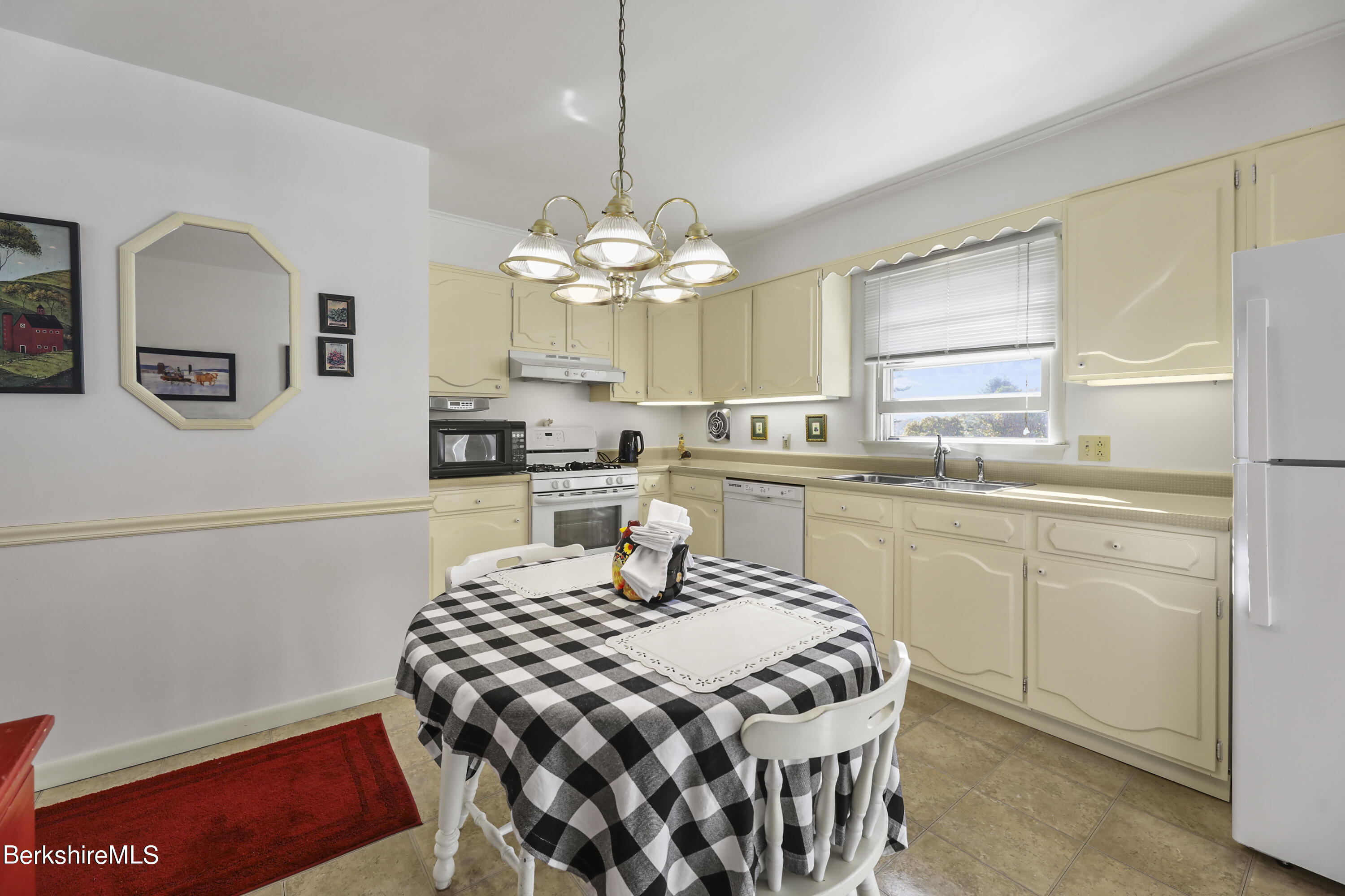 160 Paul Dr