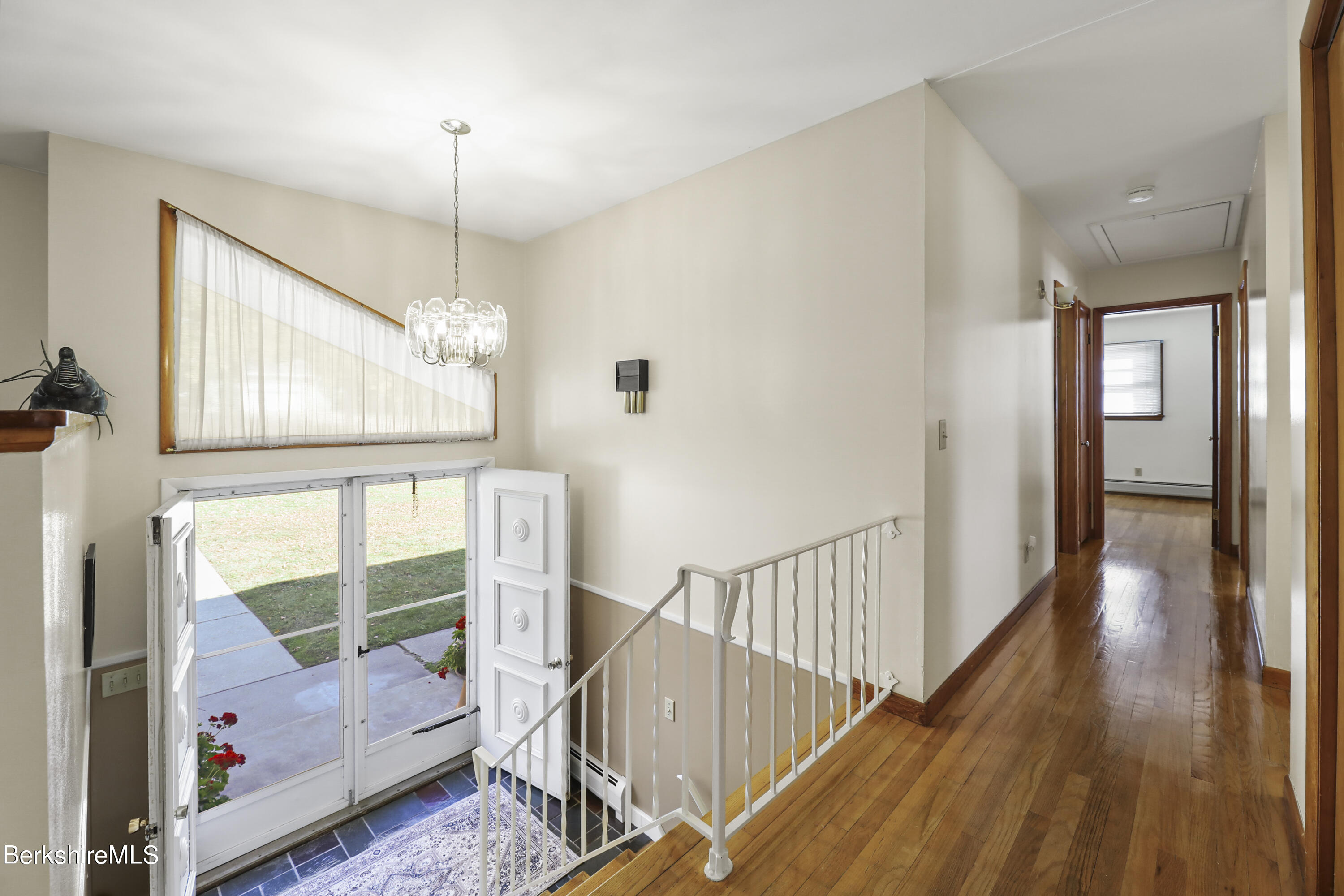 160 Paul Dr
