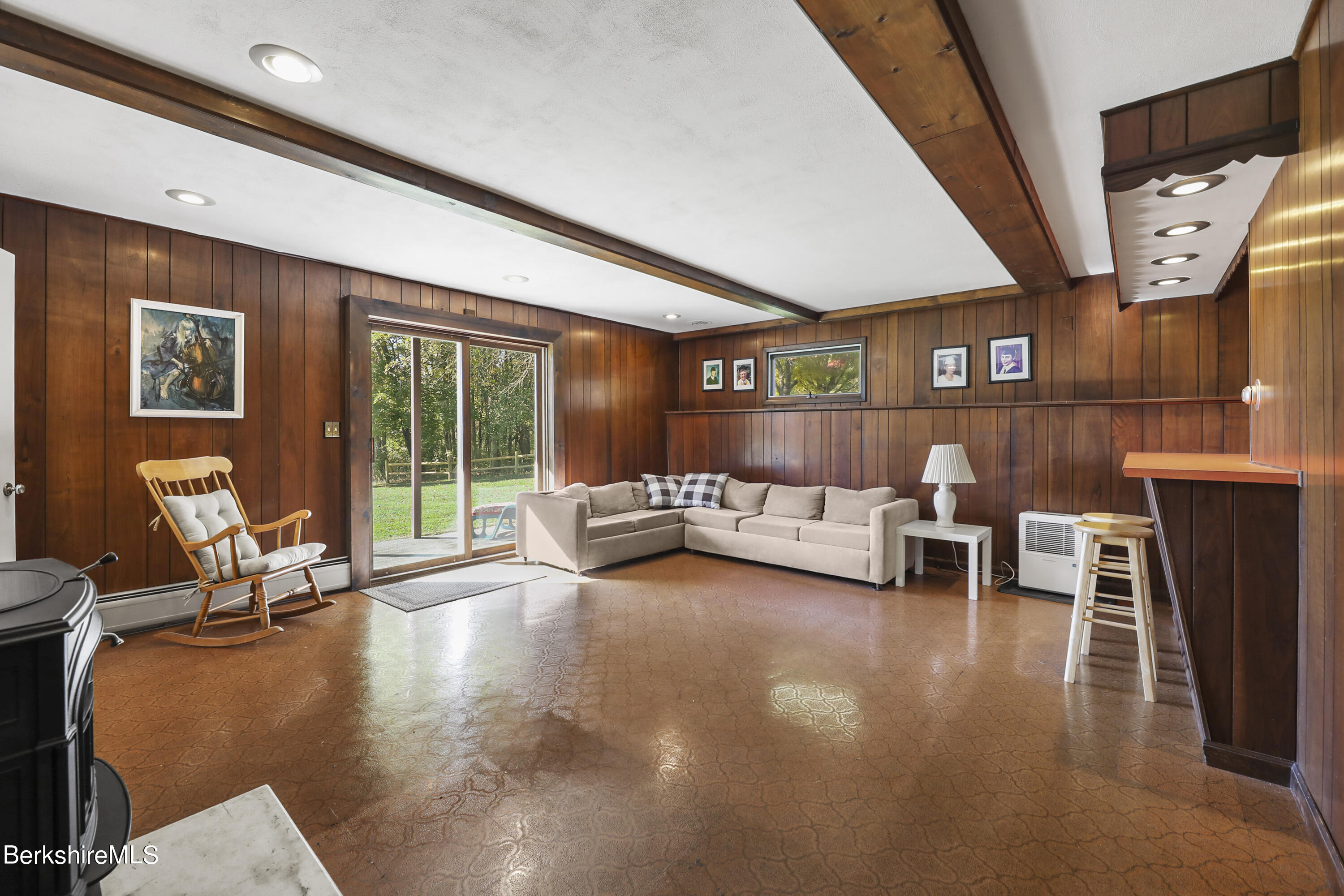 160 Paul Dr