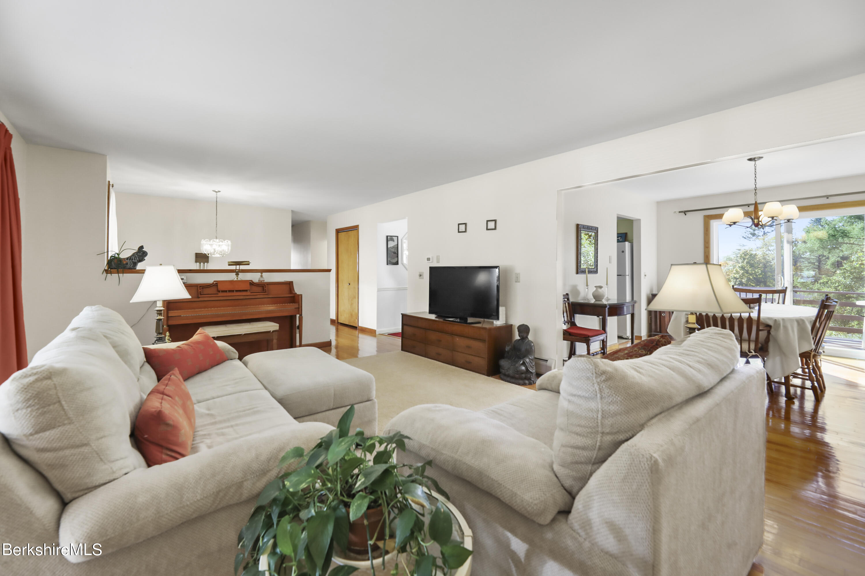 160 Paul Dr